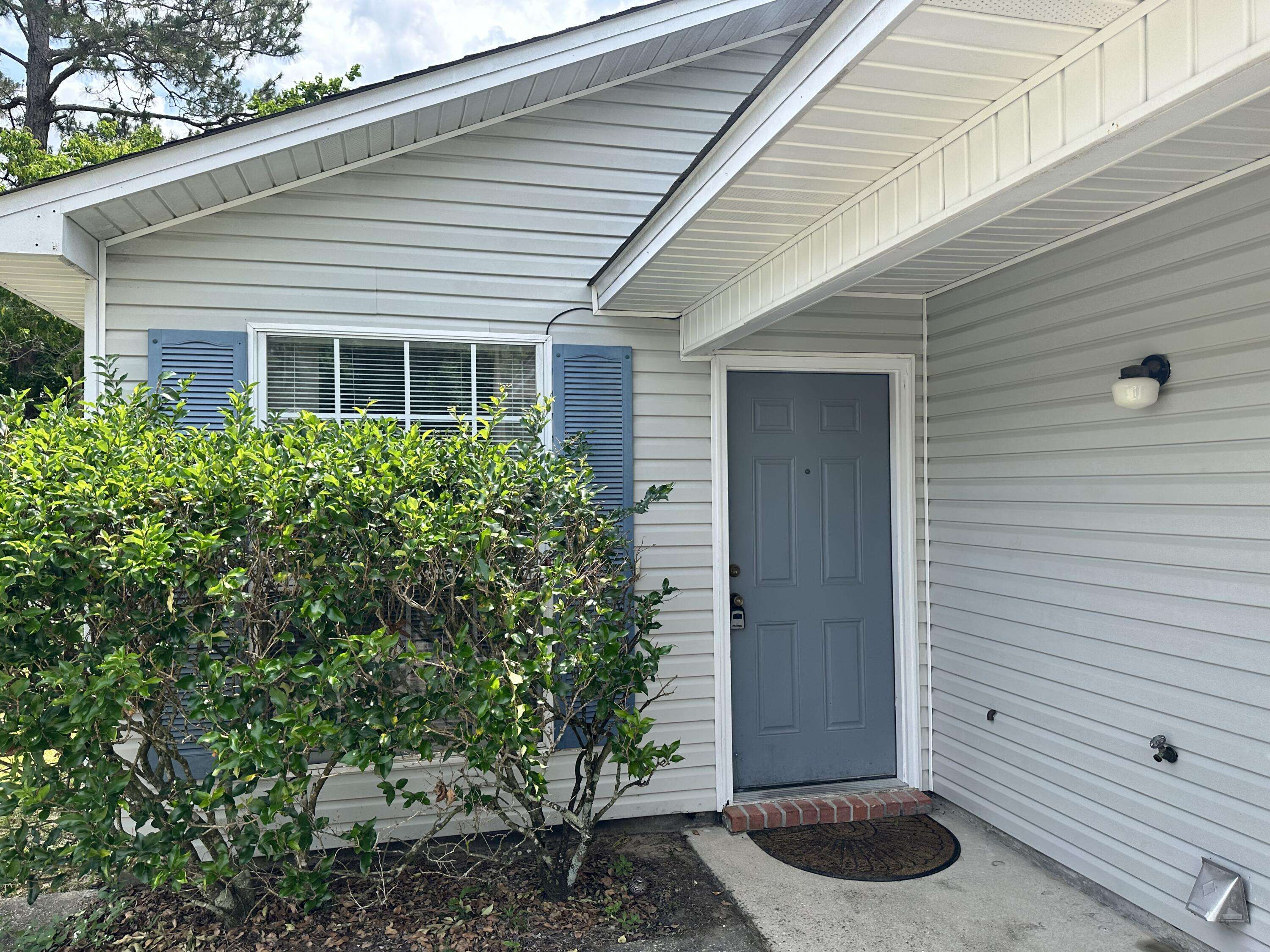 Pensacola, FL 32506,424 Oak Knoll Lane