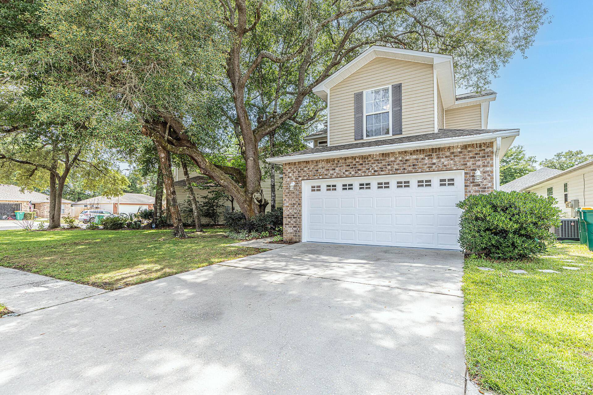 Fort Walton Beach, FL 32547,925 Scenic Oak Lane