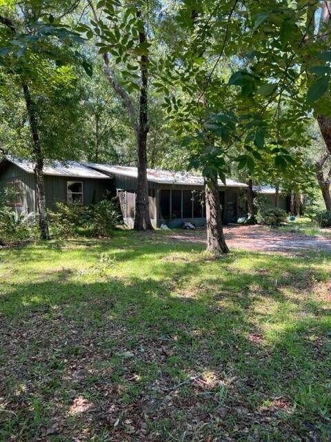 Freeport, FL 32439,533 Black Creek Lodge Road