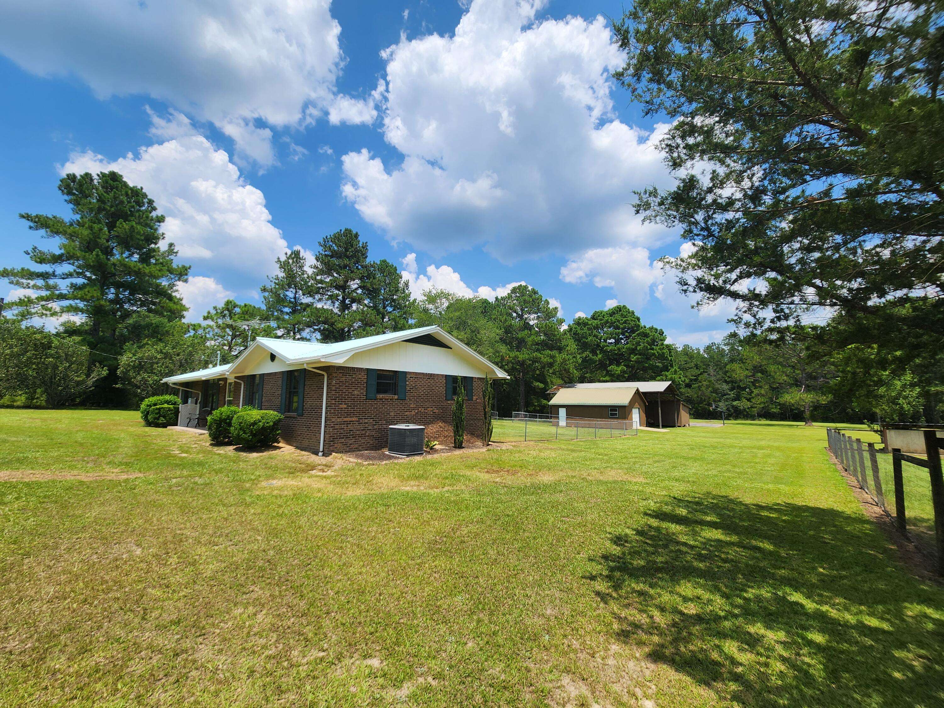 Bonifay, FL 32425,2143 Buck Treadwell Road