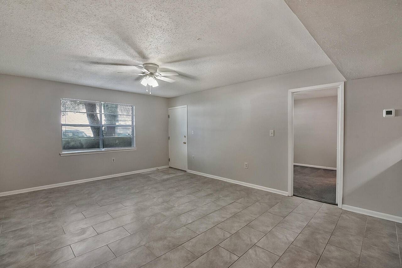 Fort Walton Beach, FL 32547,613 Colonial Drive  #UNIT 3