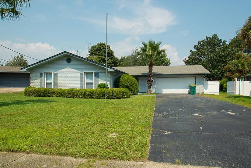 Mary Esther, FL 32569,11 Lakeview Drive