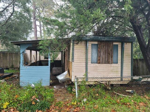 Mary Esther, FL 32569,604 Happiness Road