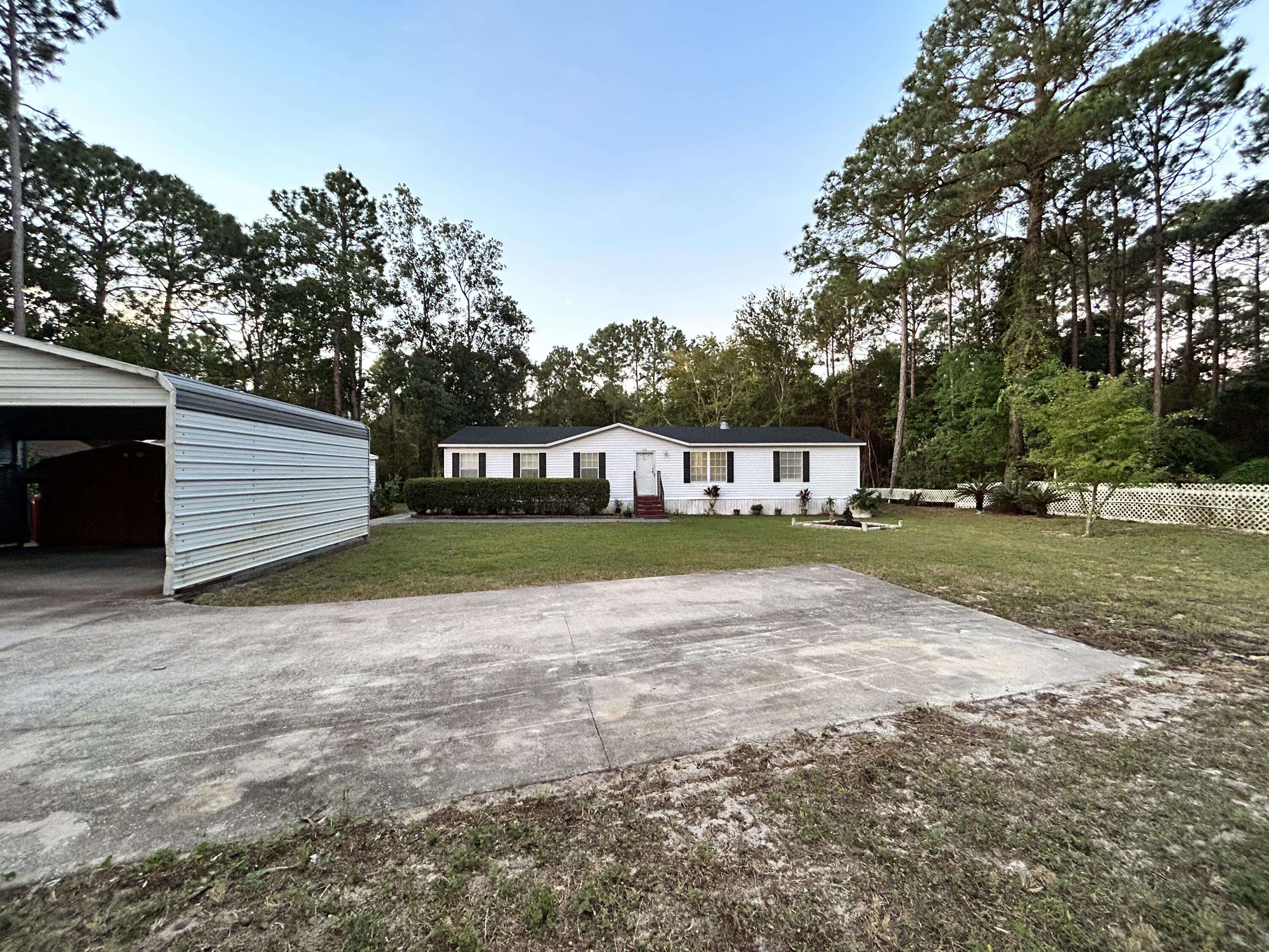 Mary Esther, FL 32569,402 E Pine Street