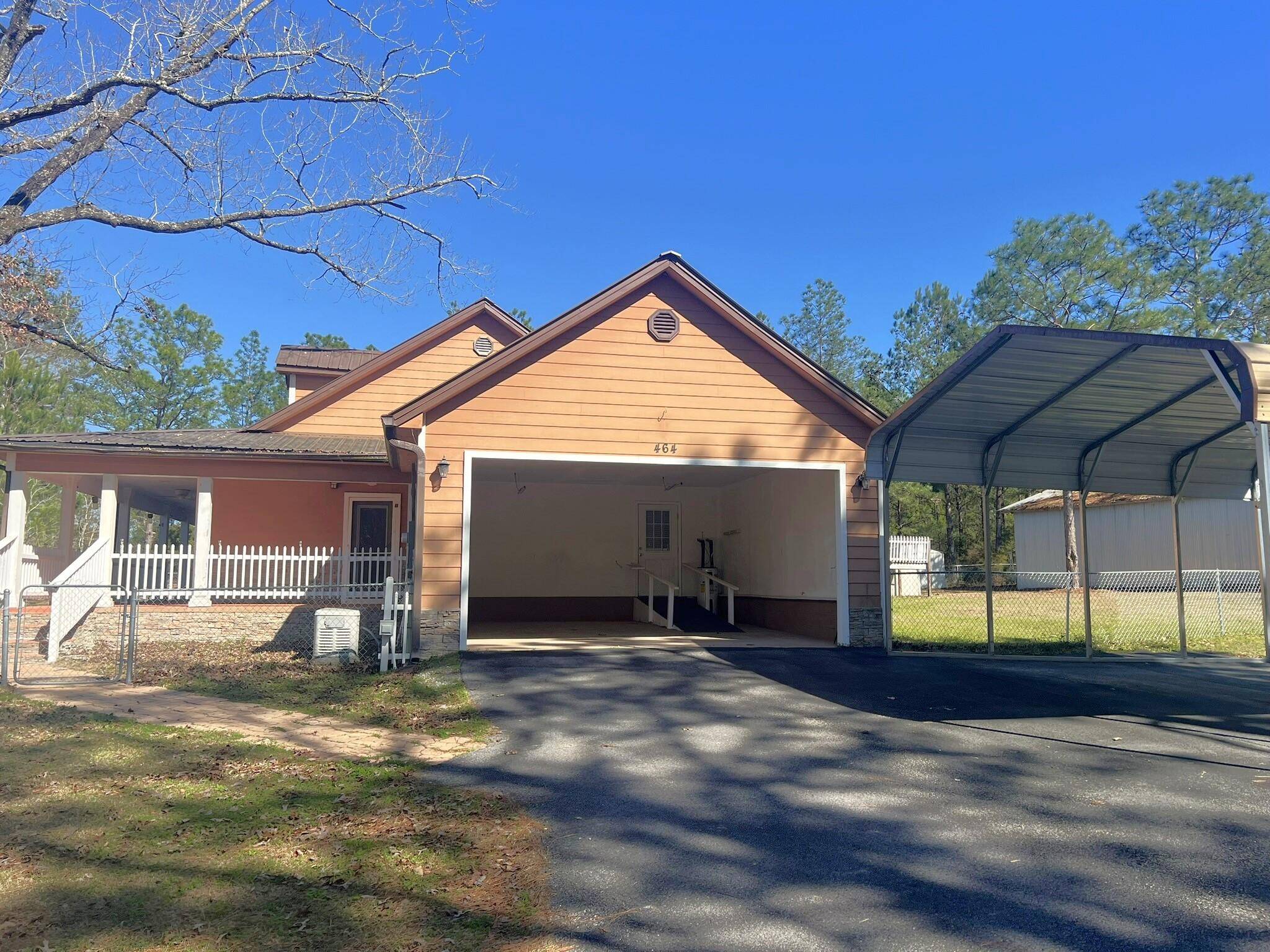 Defuniak Springs, FL 32433,464 Pinewood Drive