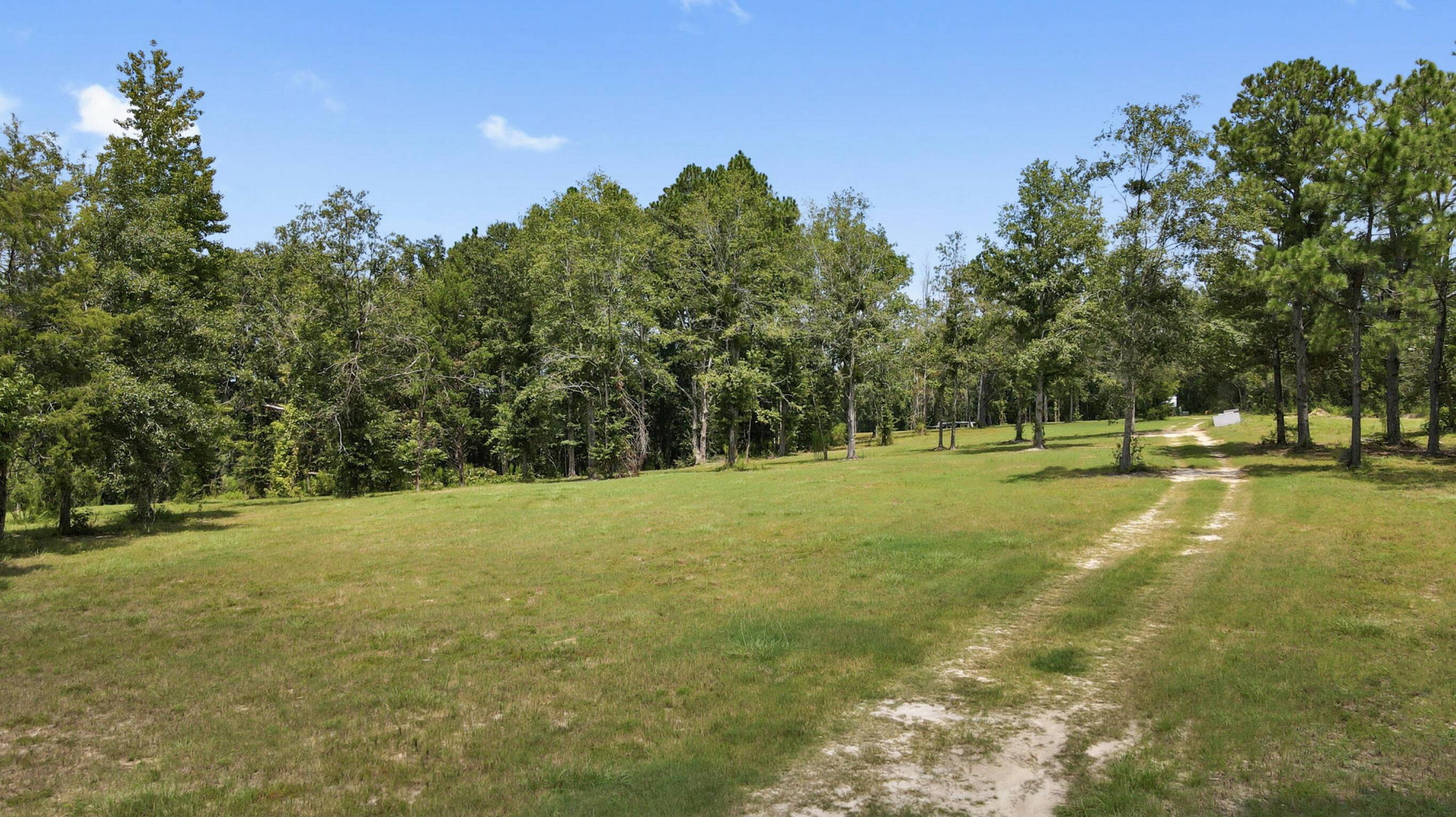 Defuniak Springs, FL 32435,444 Tall Oaks Road