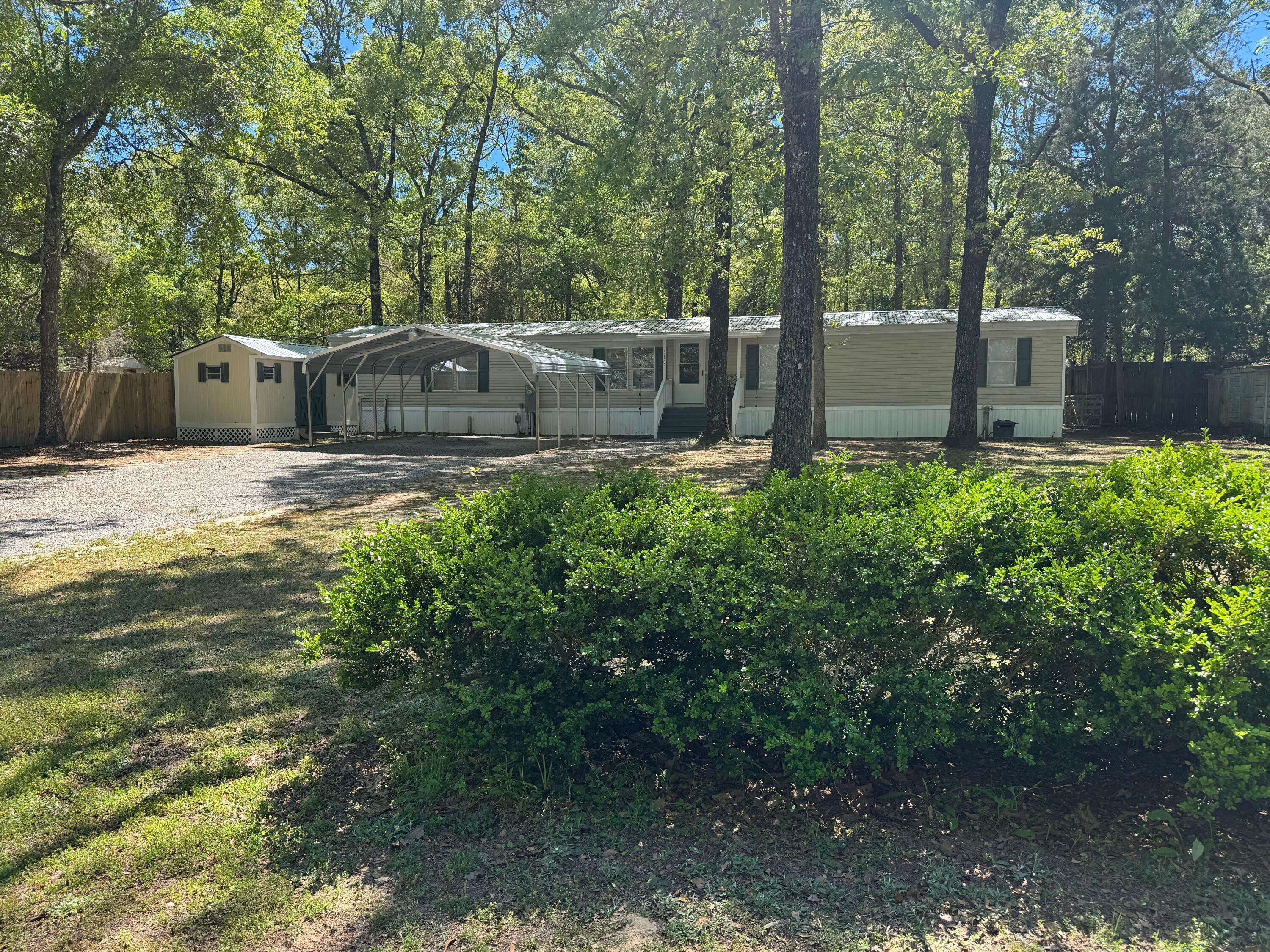 Defuniak Springs, FL 32433,319 Pipers Landing Road