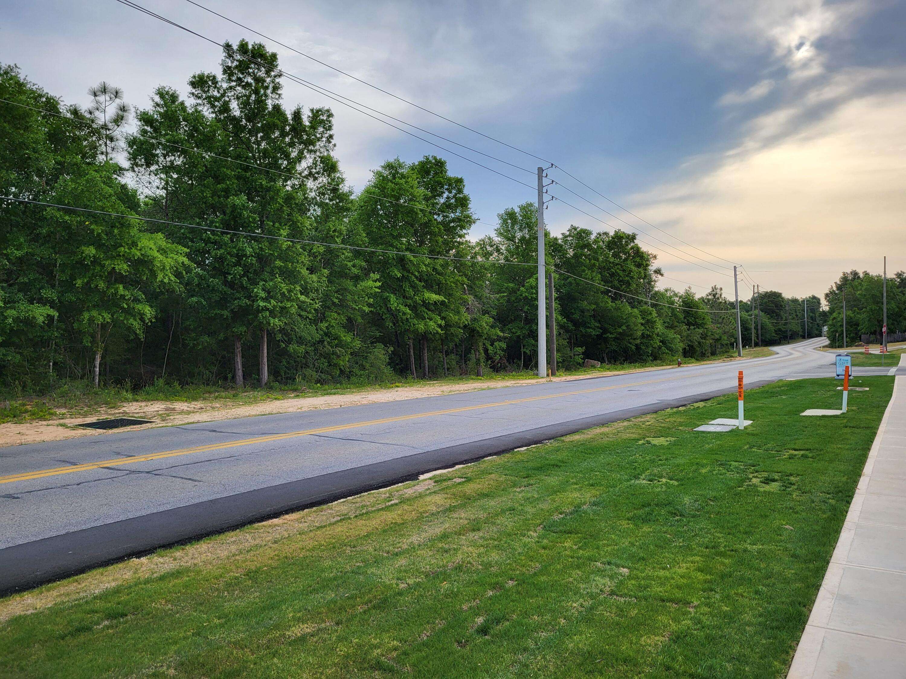 Crestview, FL 32536,6.8 acres E Redstone Ave