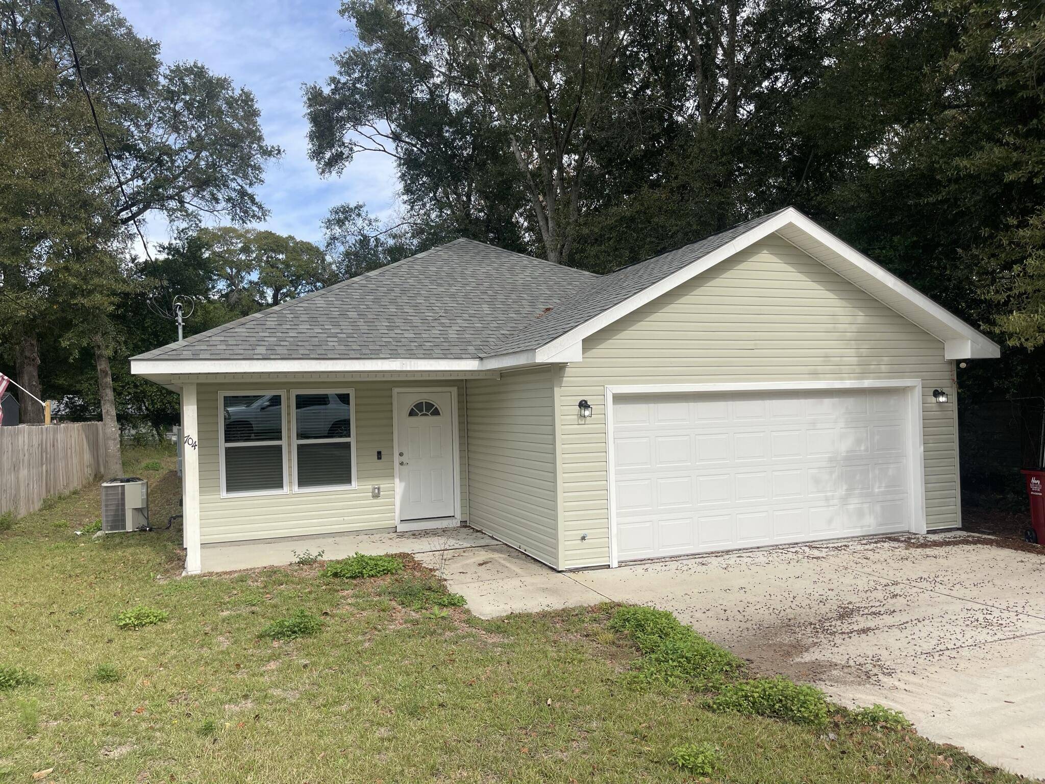 Crestview, FL 32539,704 E Chestnut Avenue