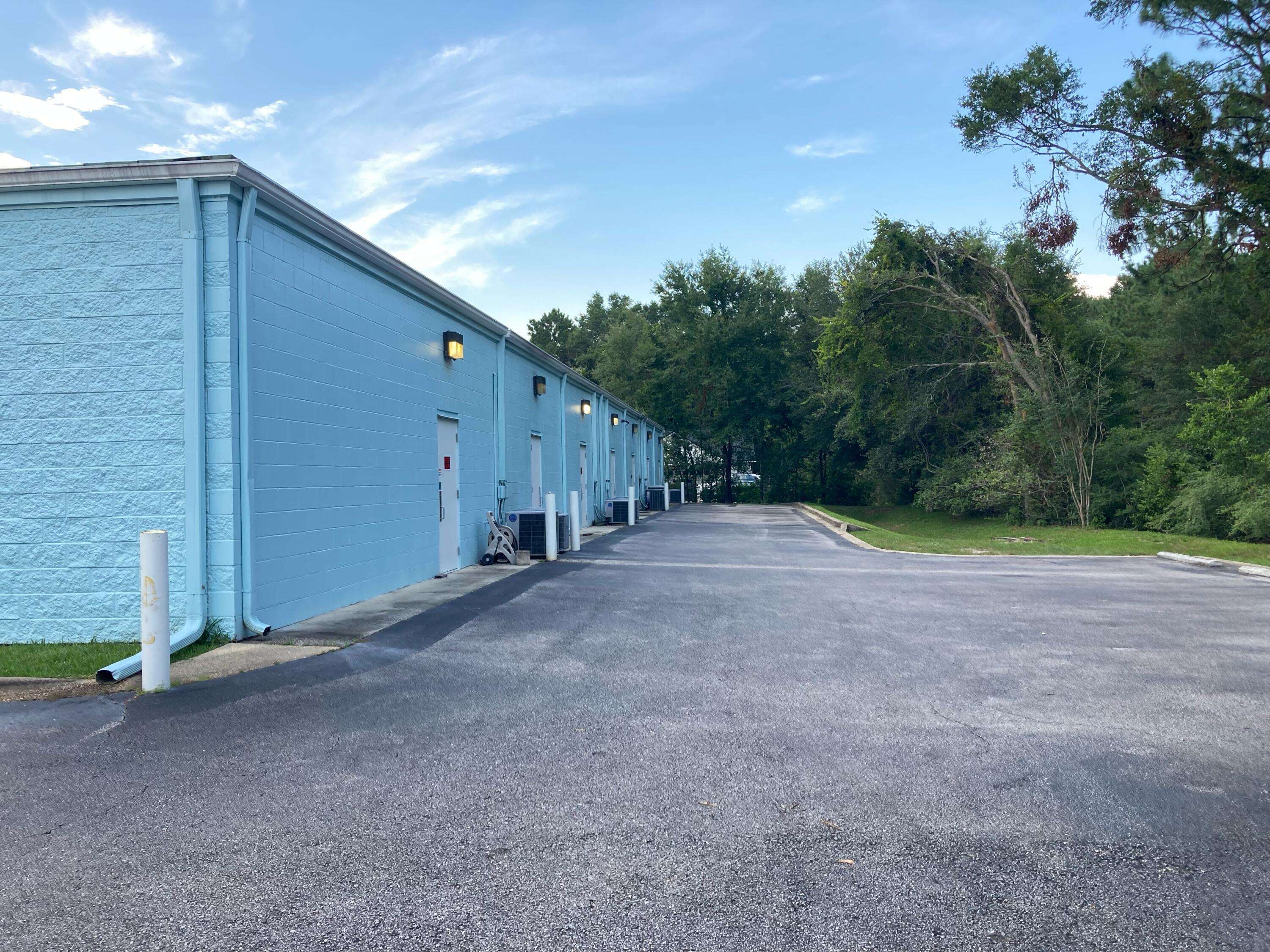 Crestview, FL 32536,4381 S Ferdon Boulevard  #3