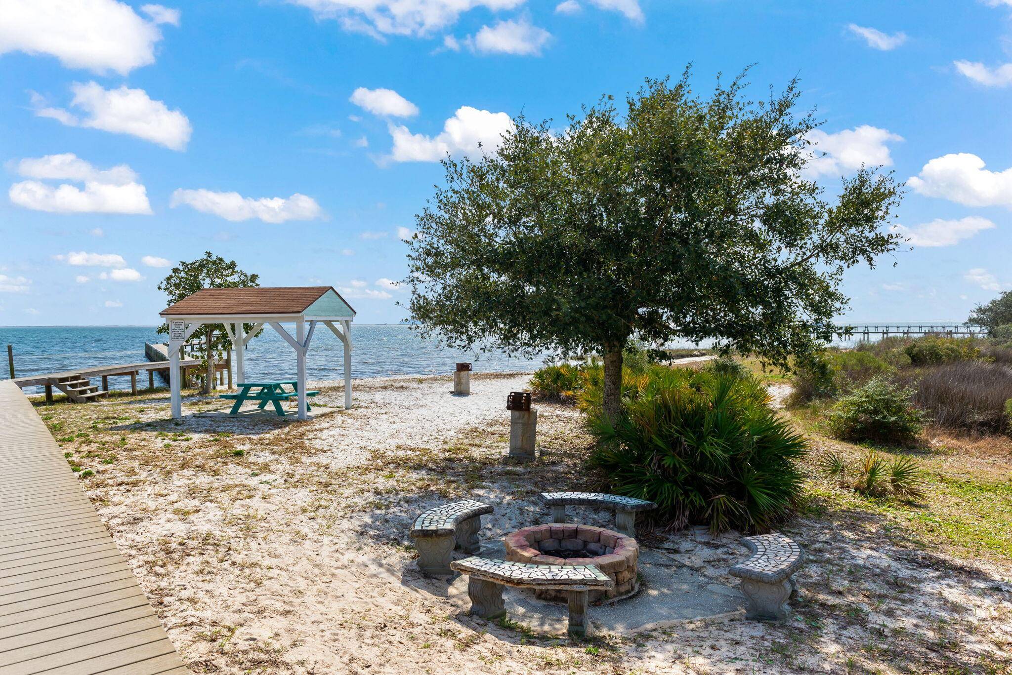 Gulf Breeze, FL 32563,6461 Sandkey Cove