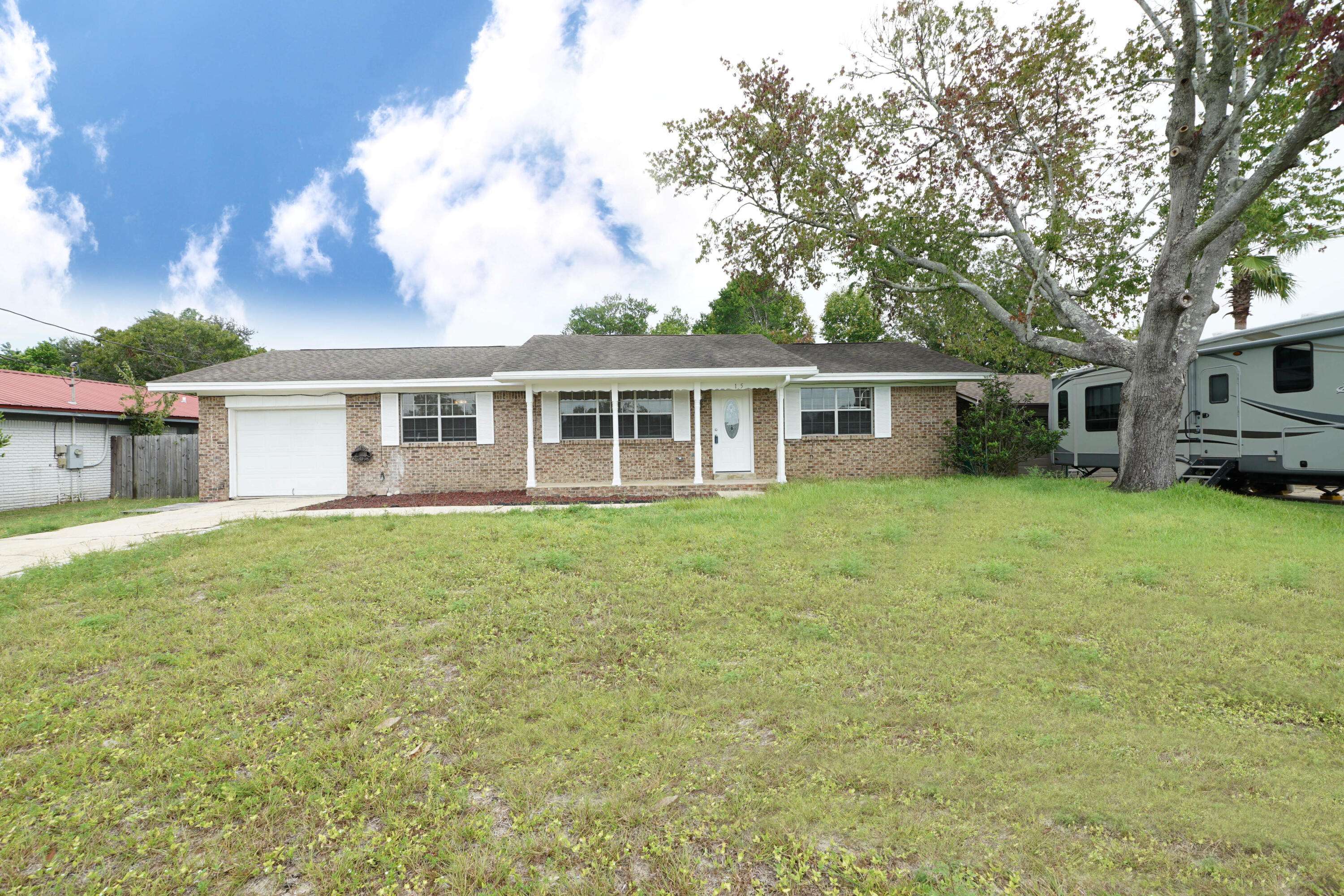 Mary Esther, FL 32569,15 Lakeview Drive