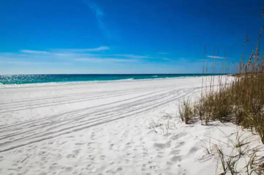 Destin, FL 32541,2873 Scenic Highway 98