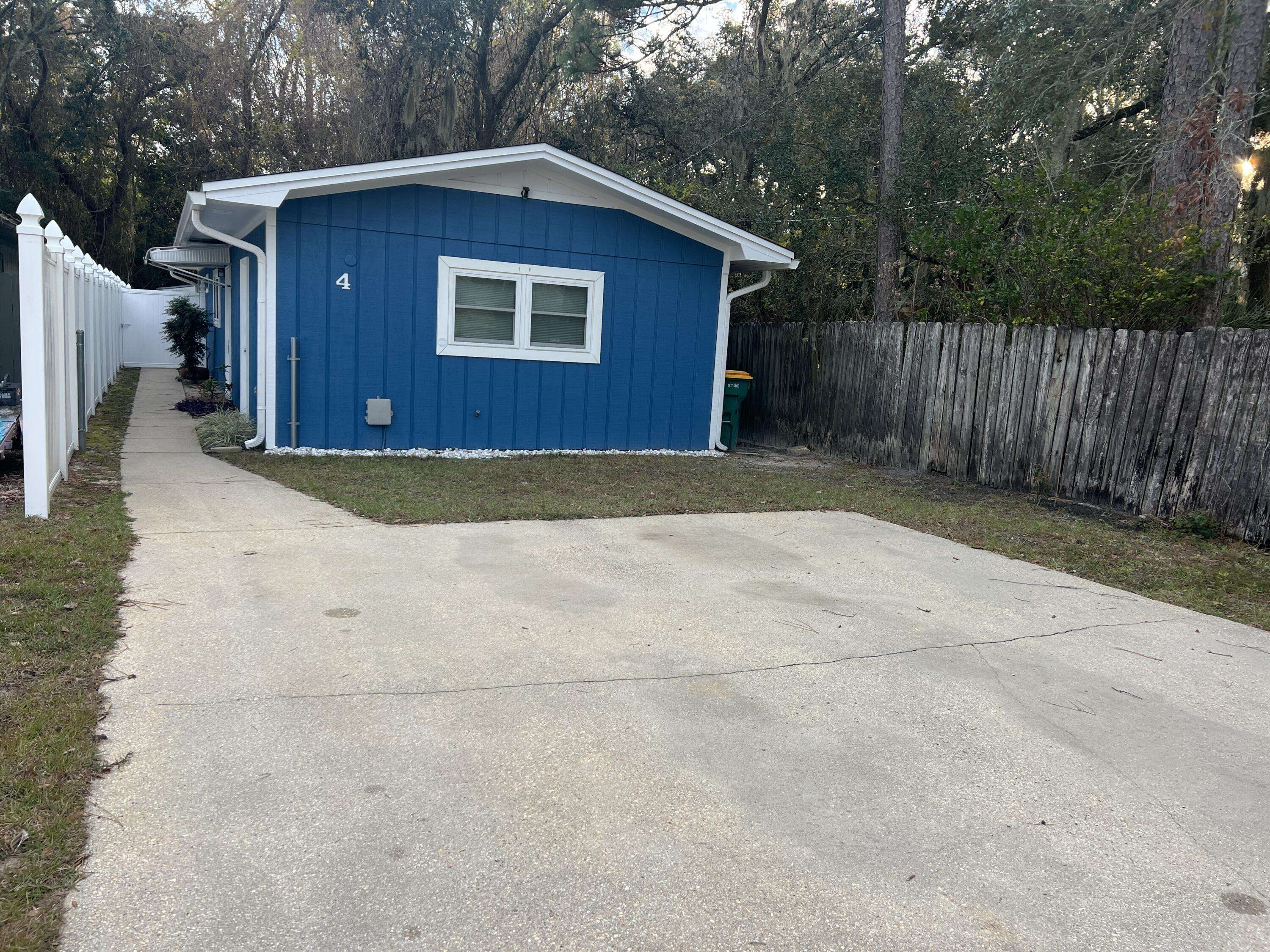 Shalimar, FL 32579,4 3rd Avenue