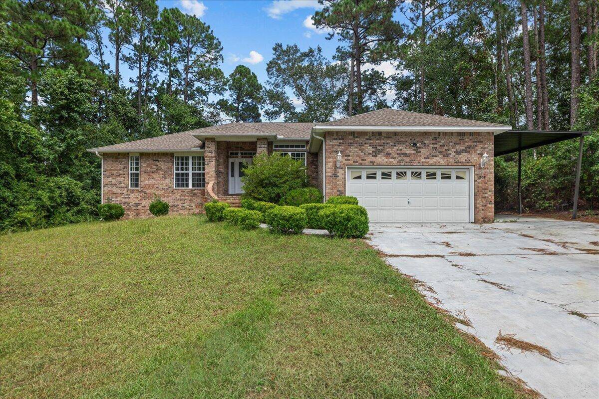 Crestview, FL 32536,208 Golf Course Drive