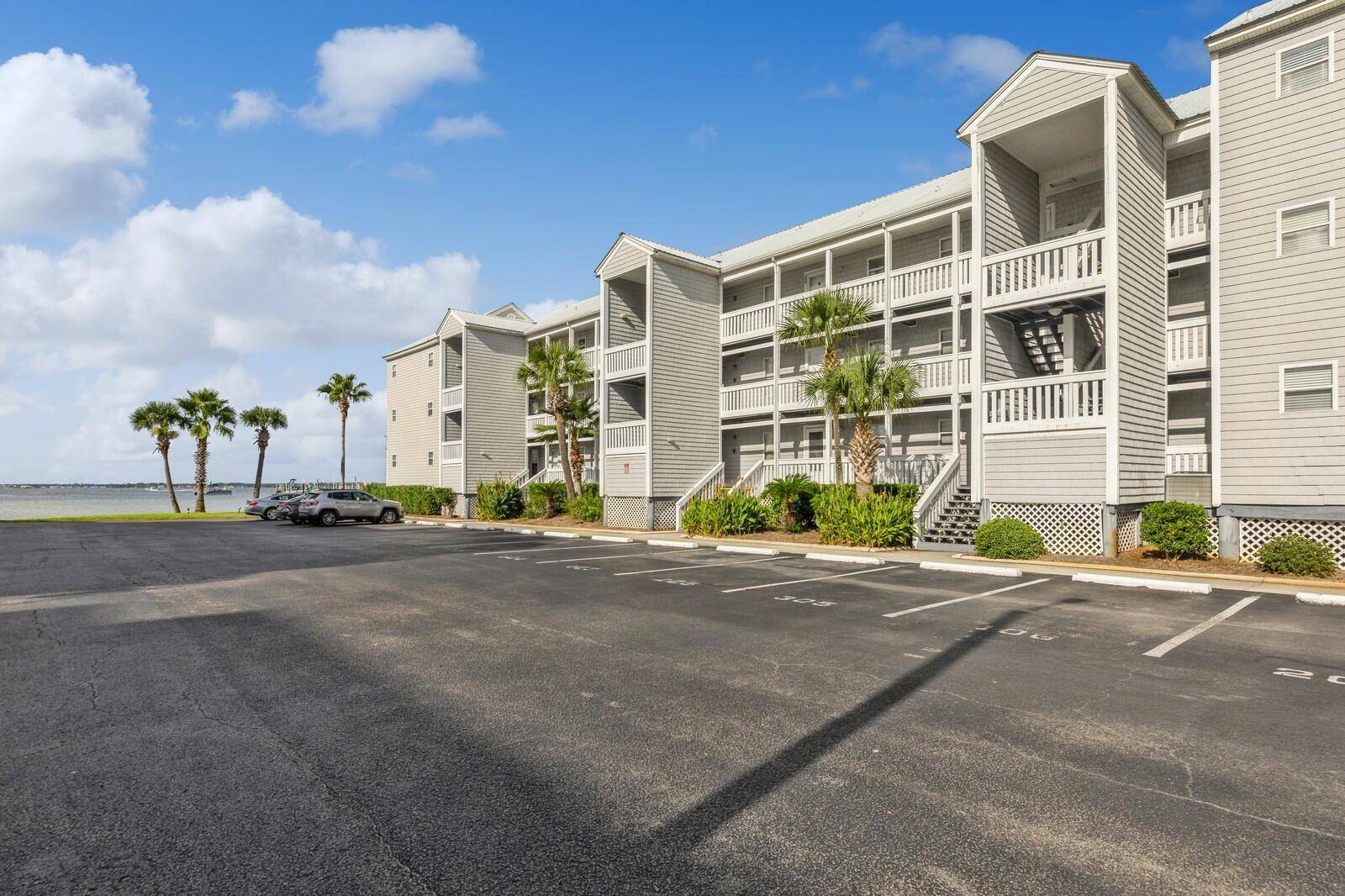 Fort Walton Beach, FL 32548,1330 SE Miracle Strip Parkway  #APT 104