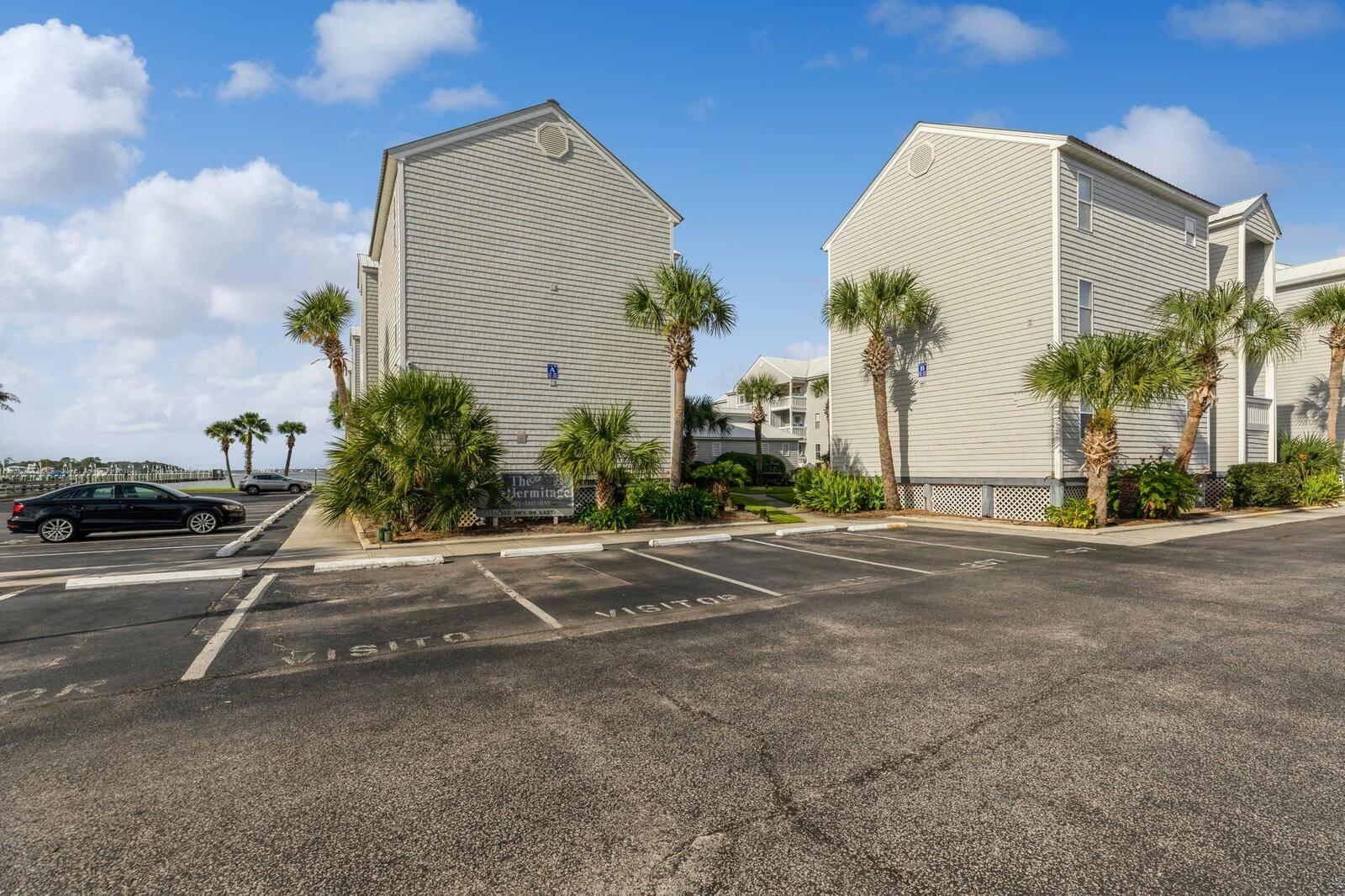 Fort Walton Beach, FL 32548,1330 SE Miracle Strip Parkway  #APT 104