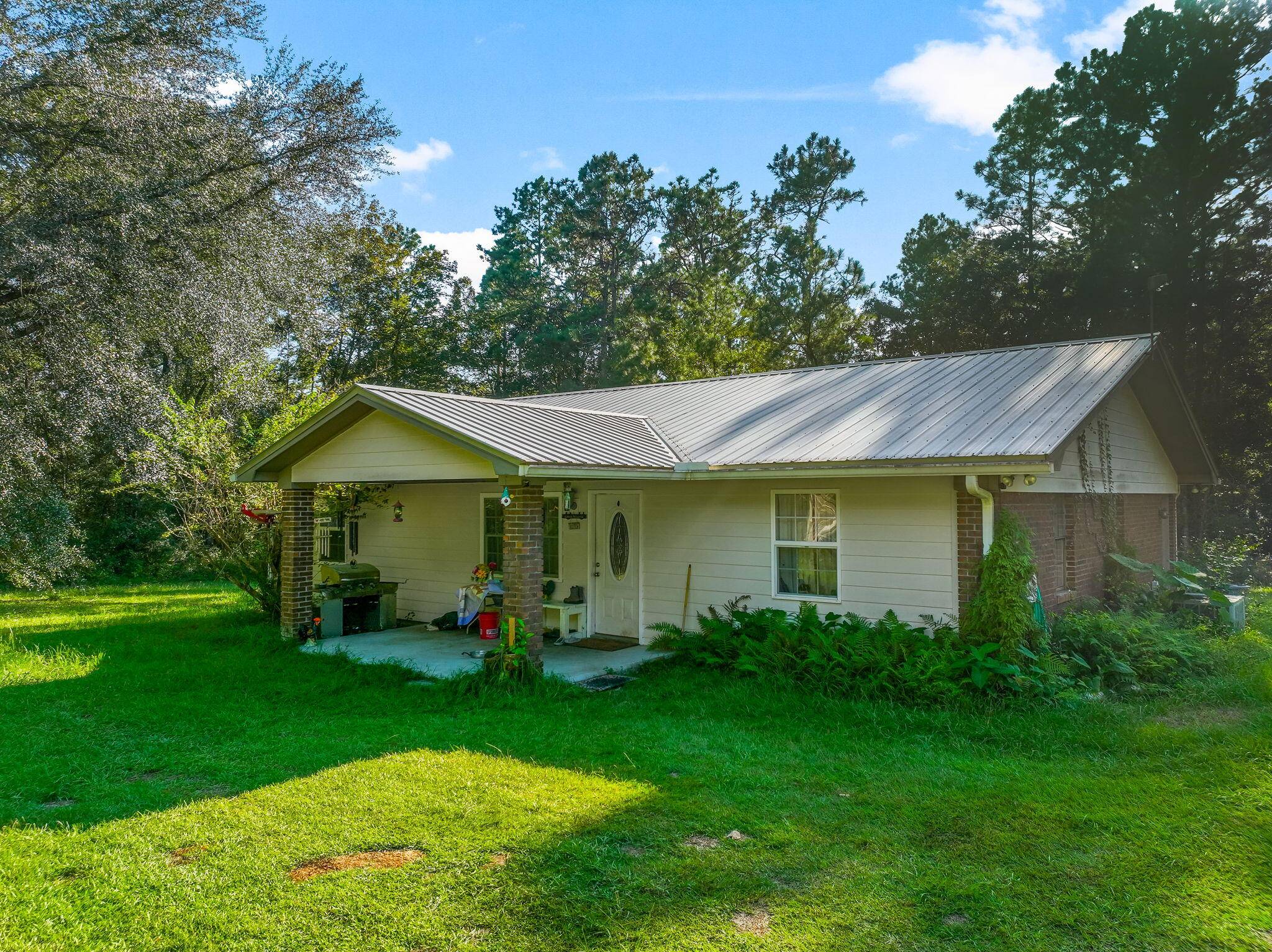 Defuniak Springs, FL 32435,100 Red Tail Lane