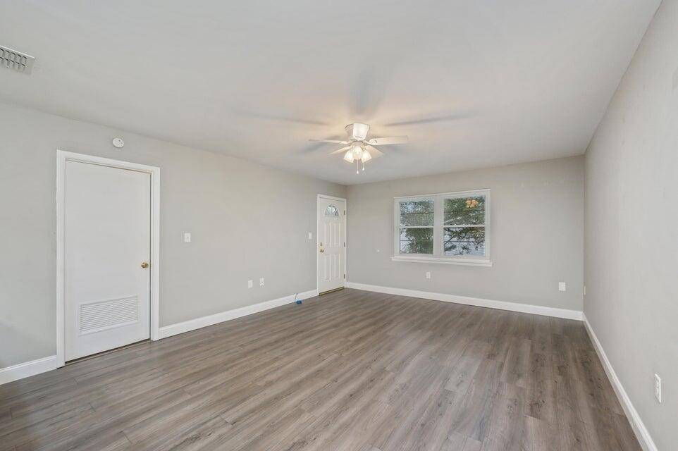 Fort Walton Beach, FL 32547,613 Colonial Drive  #APT 5