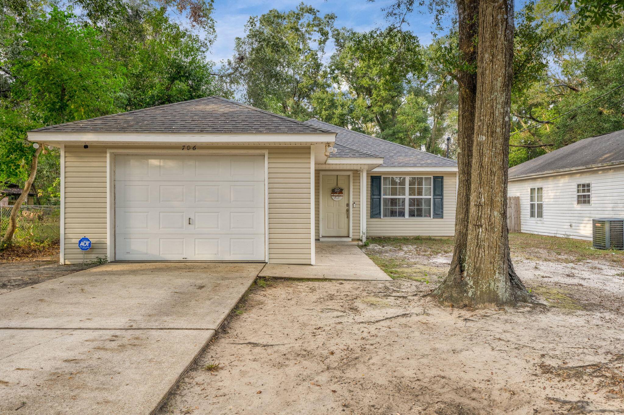 Crestview, FL 32539,706 Brock Avenue