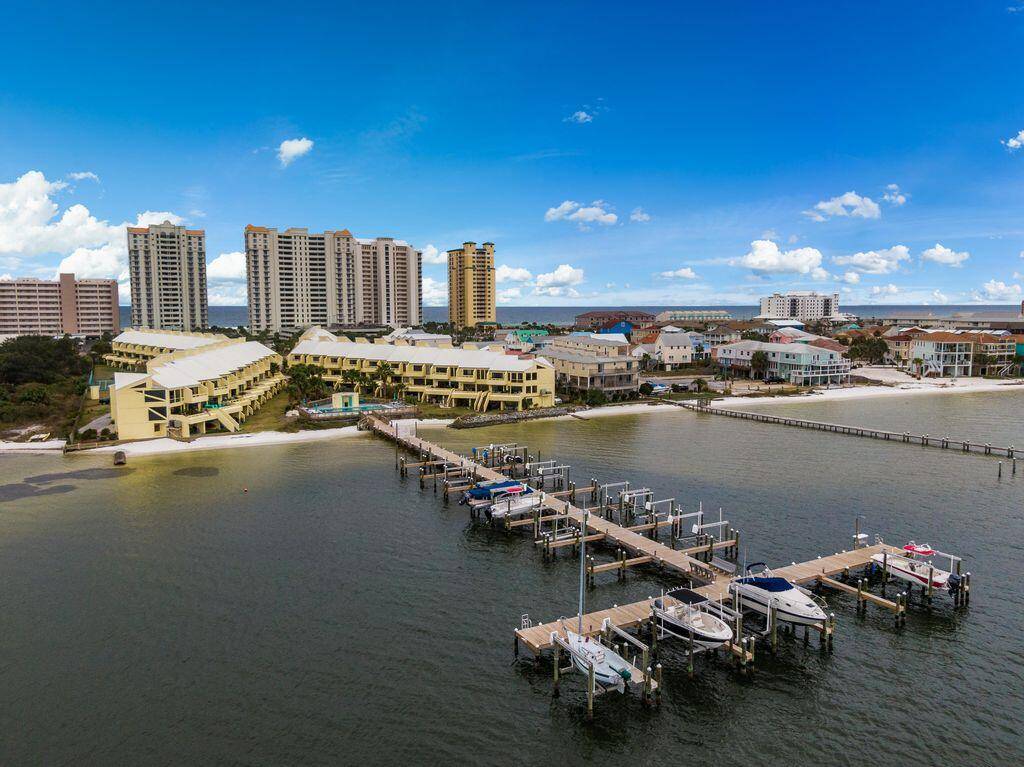 Navarre, FL 32566,8520 Gulf Boulevard  ## UT-32