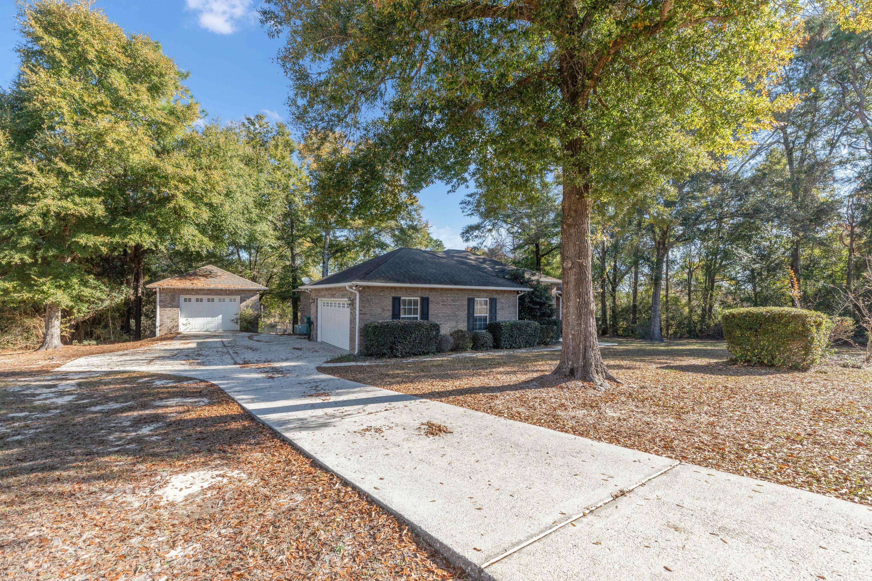 Crestview, FL 32539,109 Oakcrest Drive