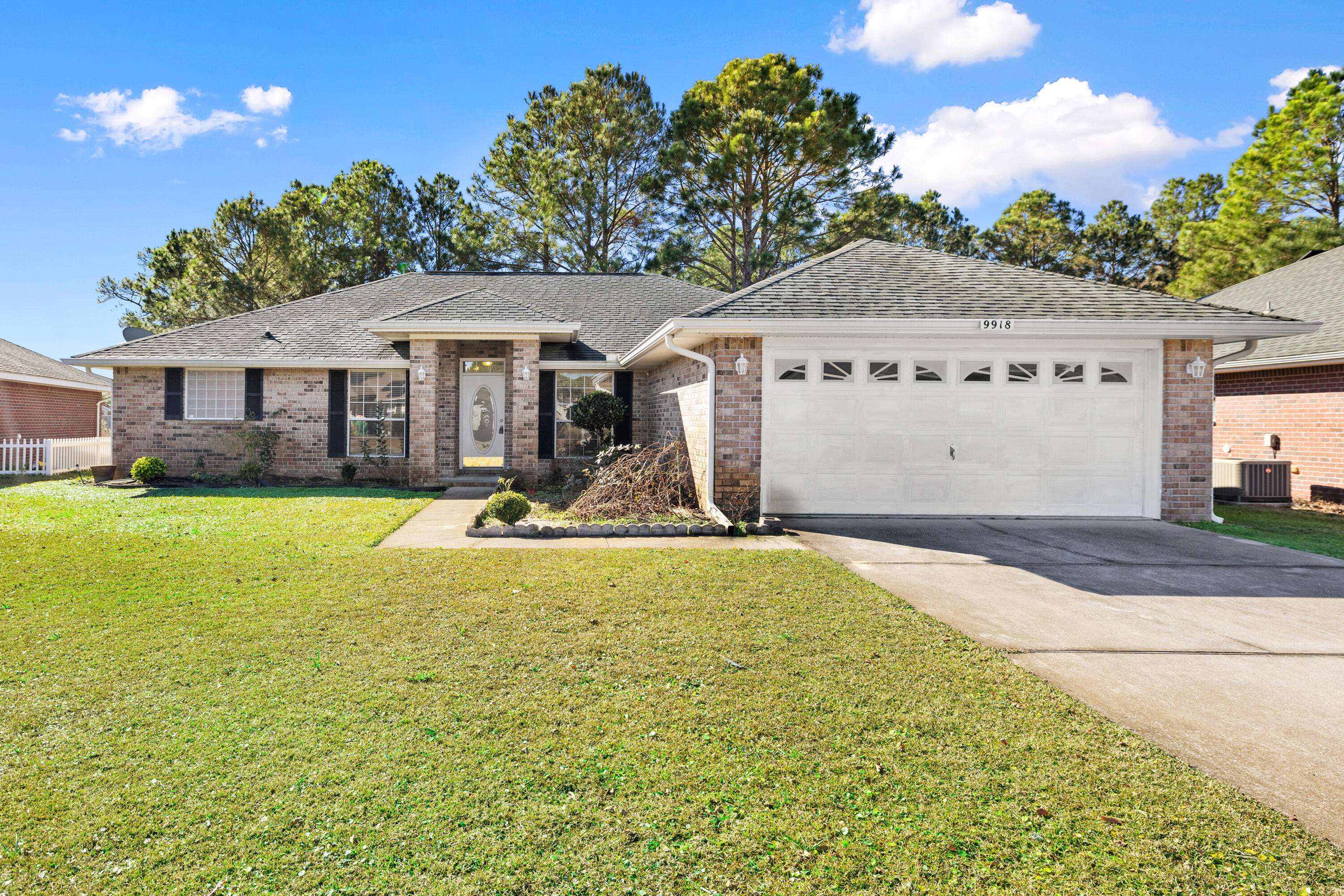 Navarre, FL 32566,9918 Parker Lake Circle