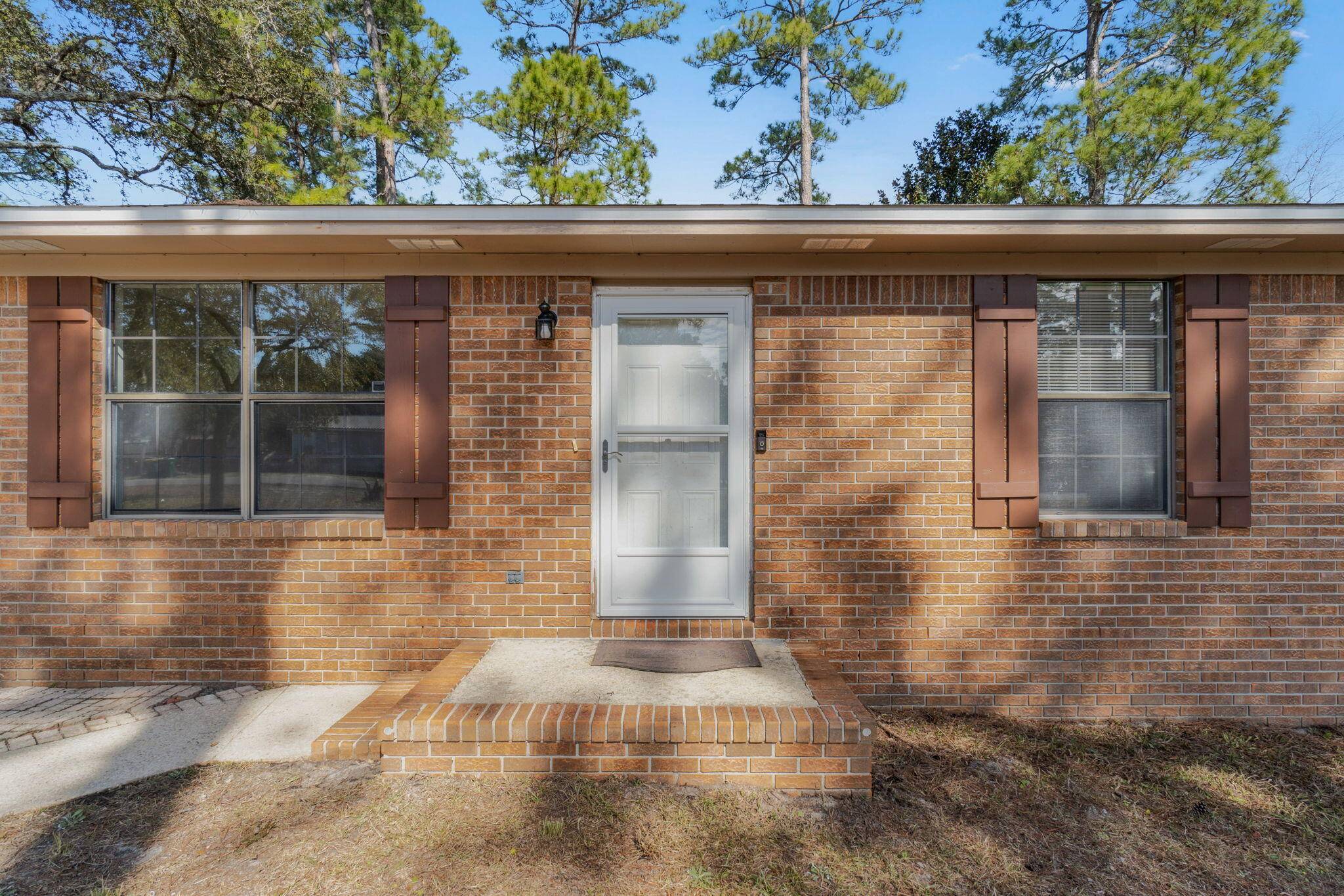 Mary Esther, FL 32569,439 W Pine Street