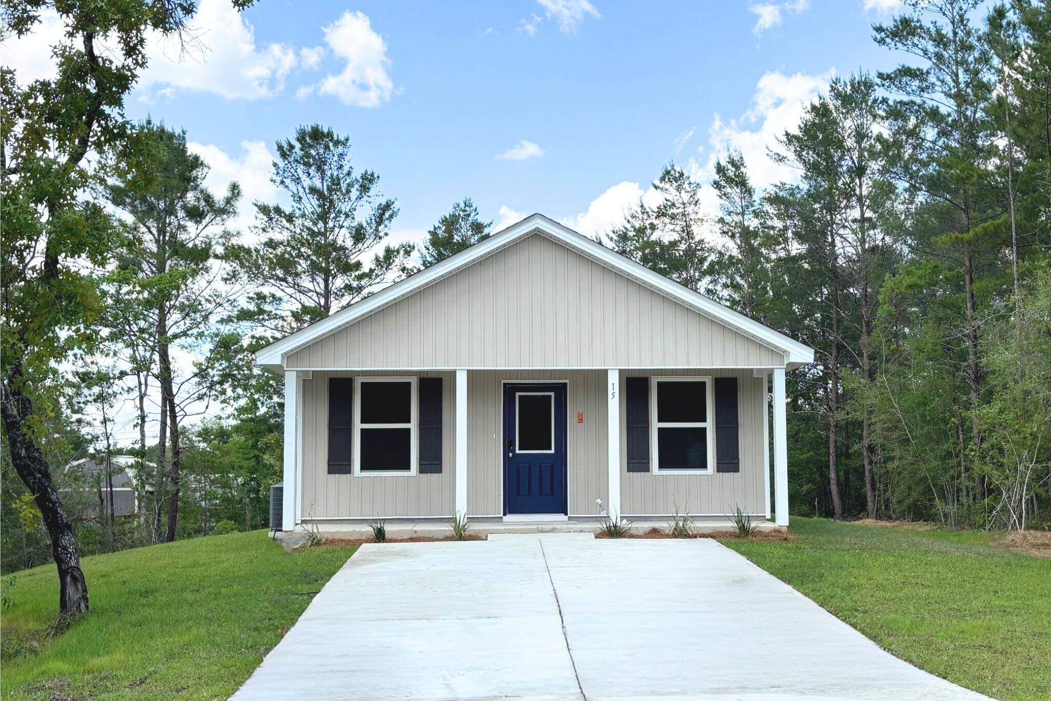 Defuniak Springs, FL 32433,15 E Tiger Lily Lane
