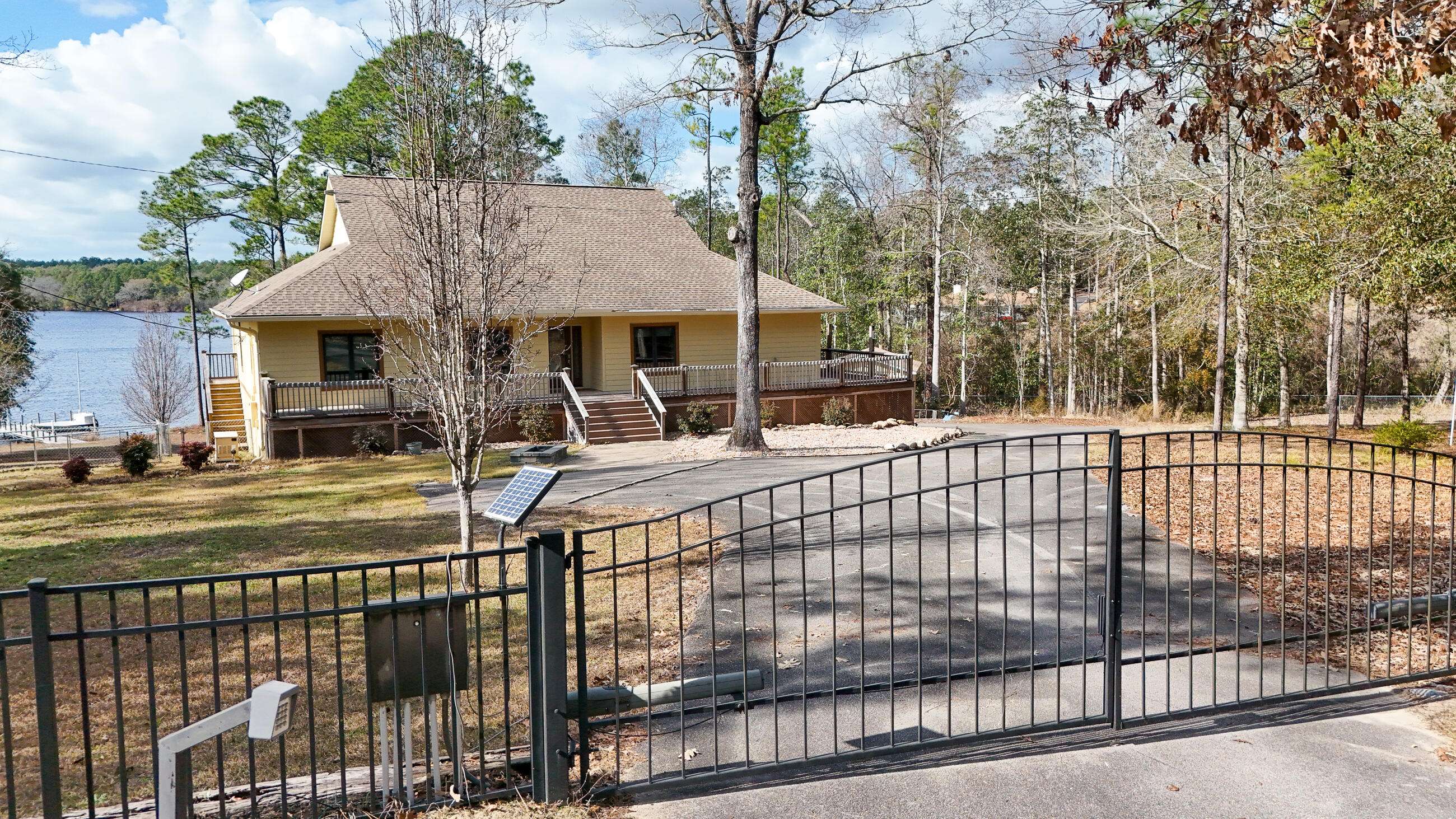 Defuniak Springs, FL 32433,2060 Spring Lake Road