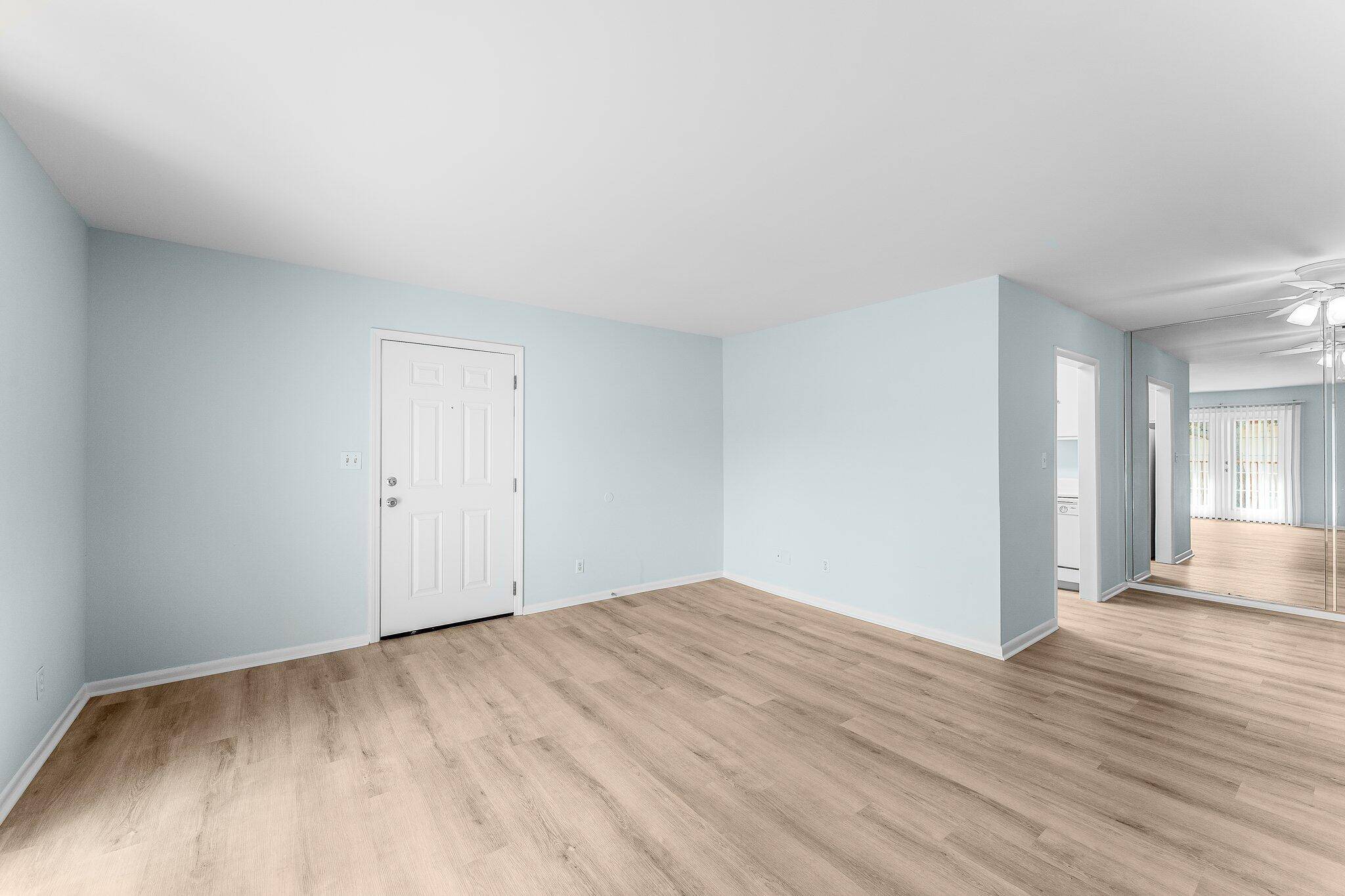 Panama City, FL 32401,2100 W Beach Drive  #APT O202