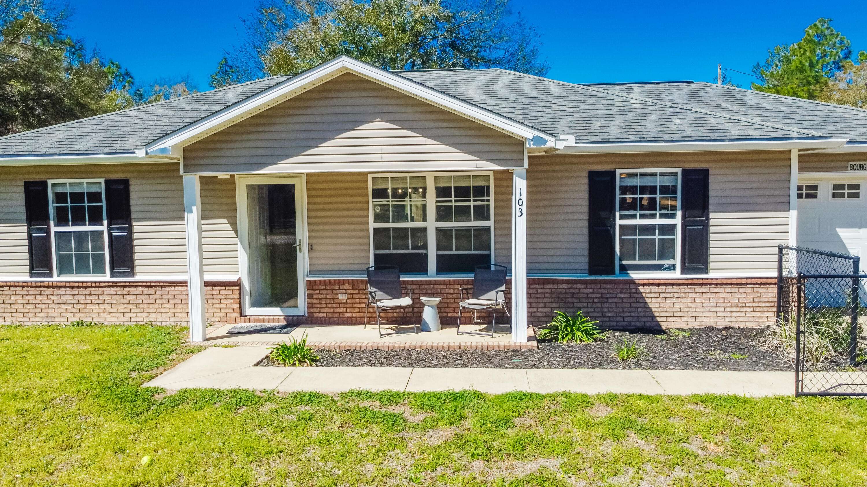 Defuniak Springs, FL 32433,103 Valley View Drive