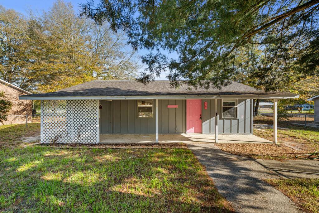 Defuniak Springs, FL 32433,39 Will Kelly Avenue