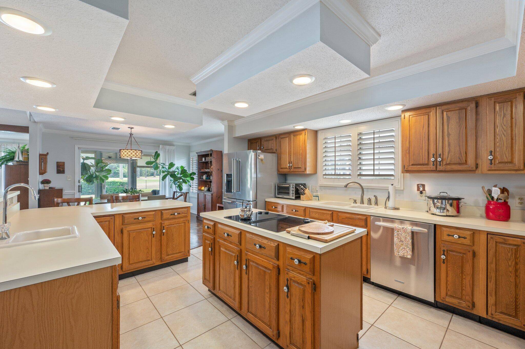 Destin, FL 32541,119 W Country Club Drive