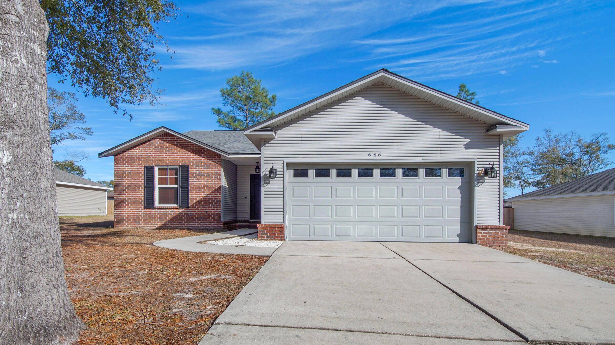 Defuniak Springs, FL 32433,646 Hunters Ridge Road