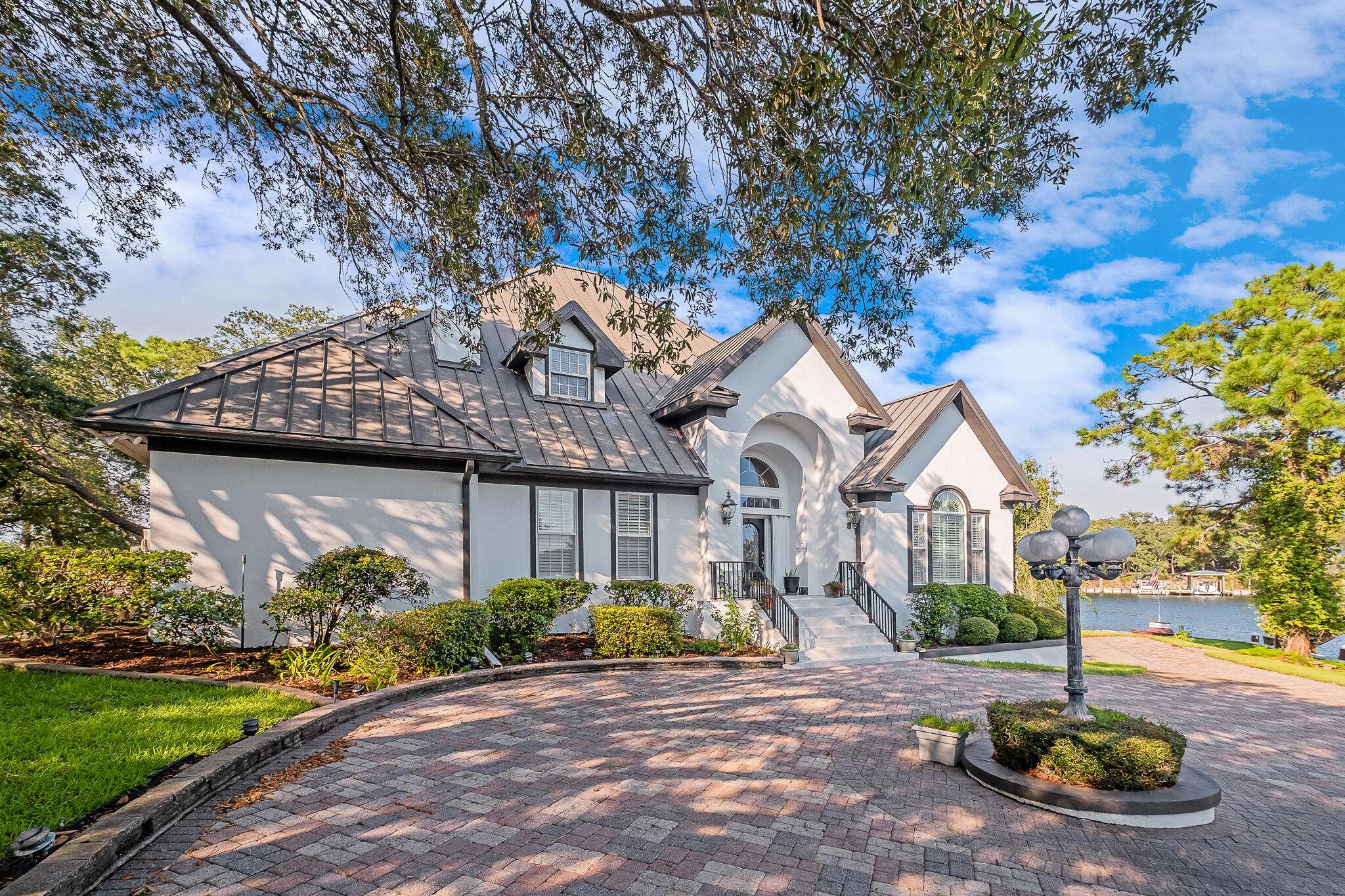 Destin, FL 32541,717 6th Street