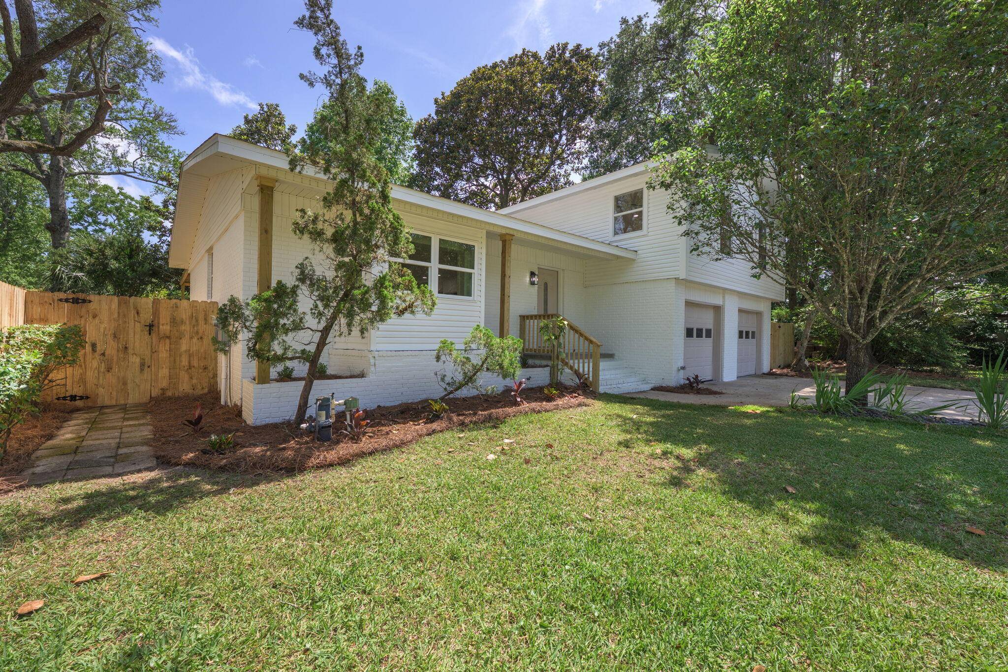 Fort Walton Beach, FL 32547,20 NW Higdon Court