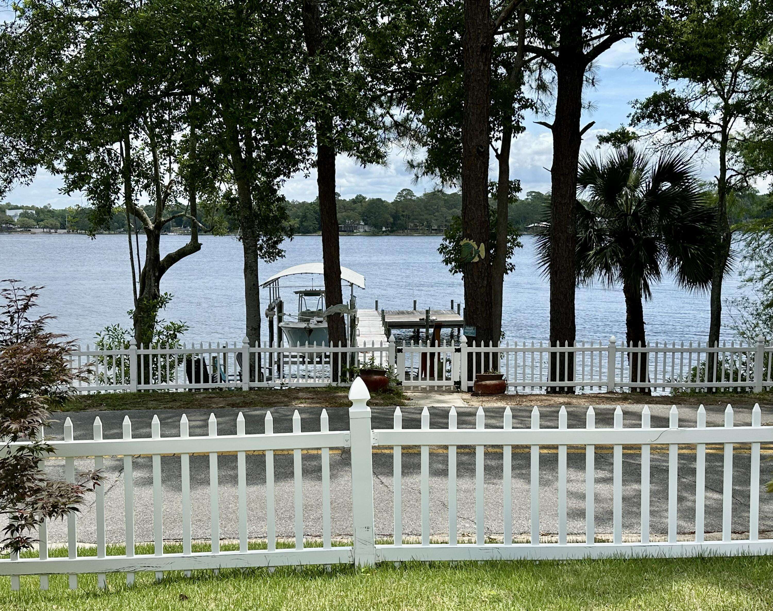Valparaiso, FL 32580,1199 N Bayshore Drive