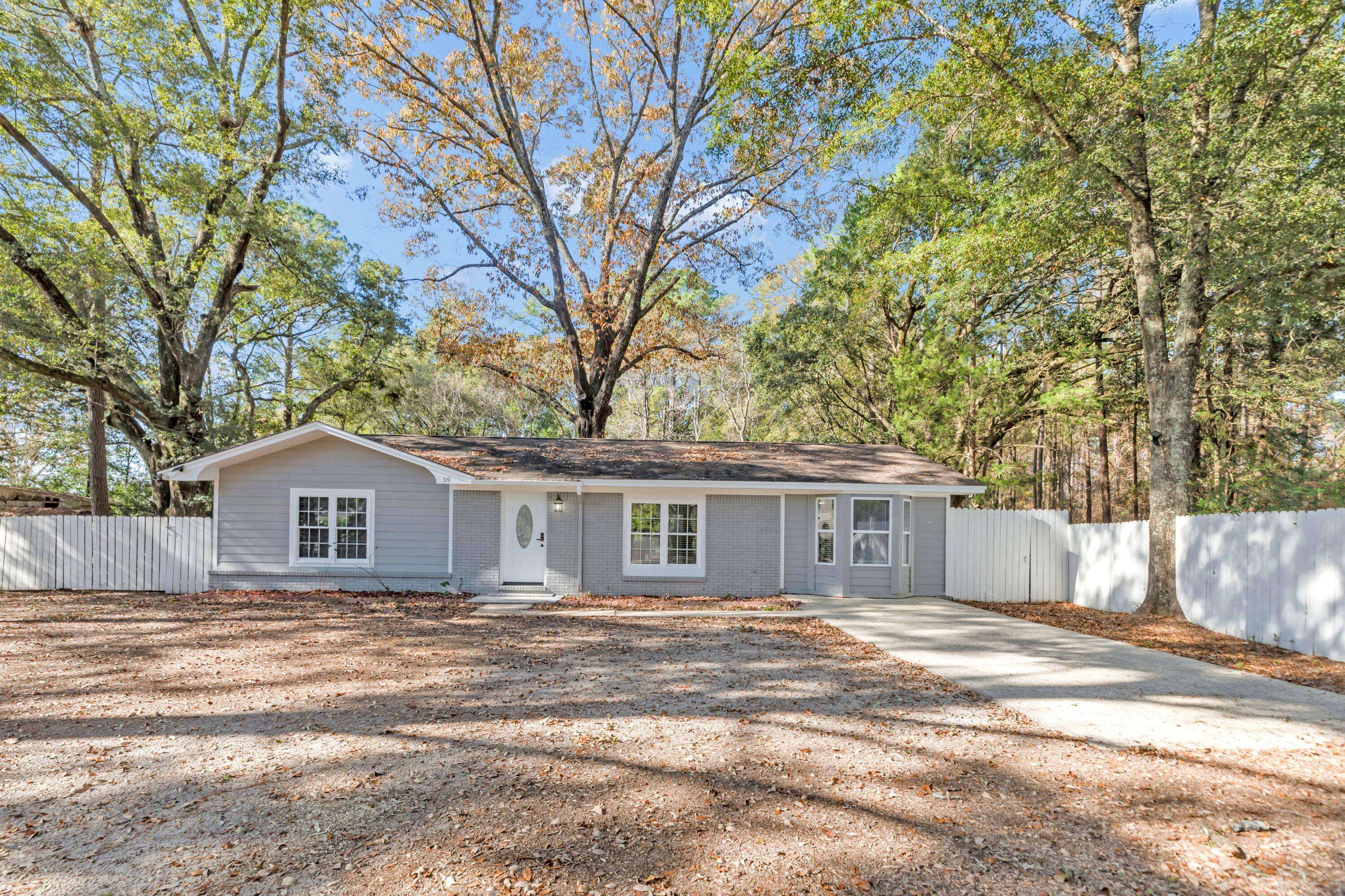 Crestview, FL 32536,319 Jones Road