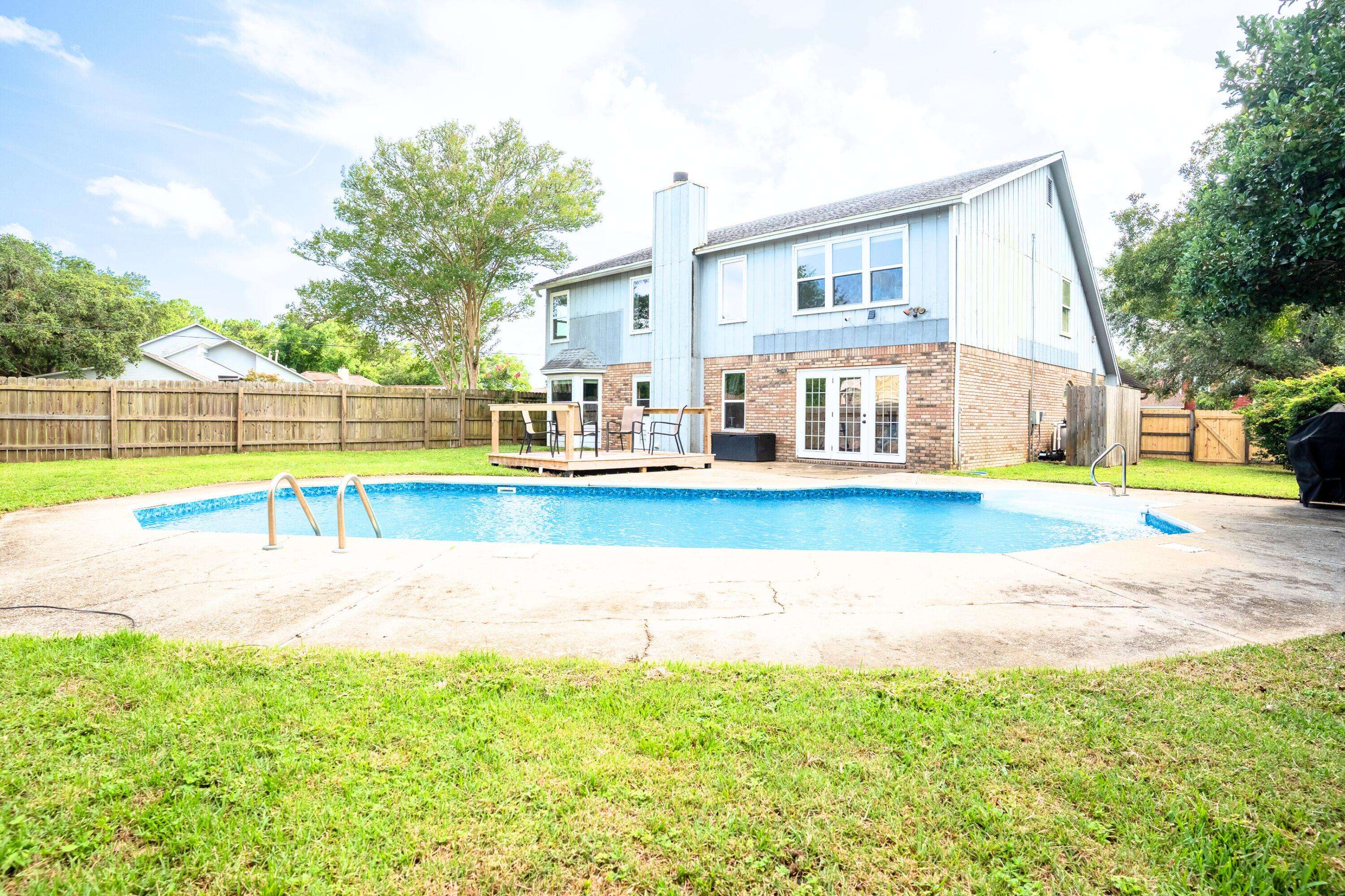 Mary Esther, FL 32569,524 E Timberlake Drive