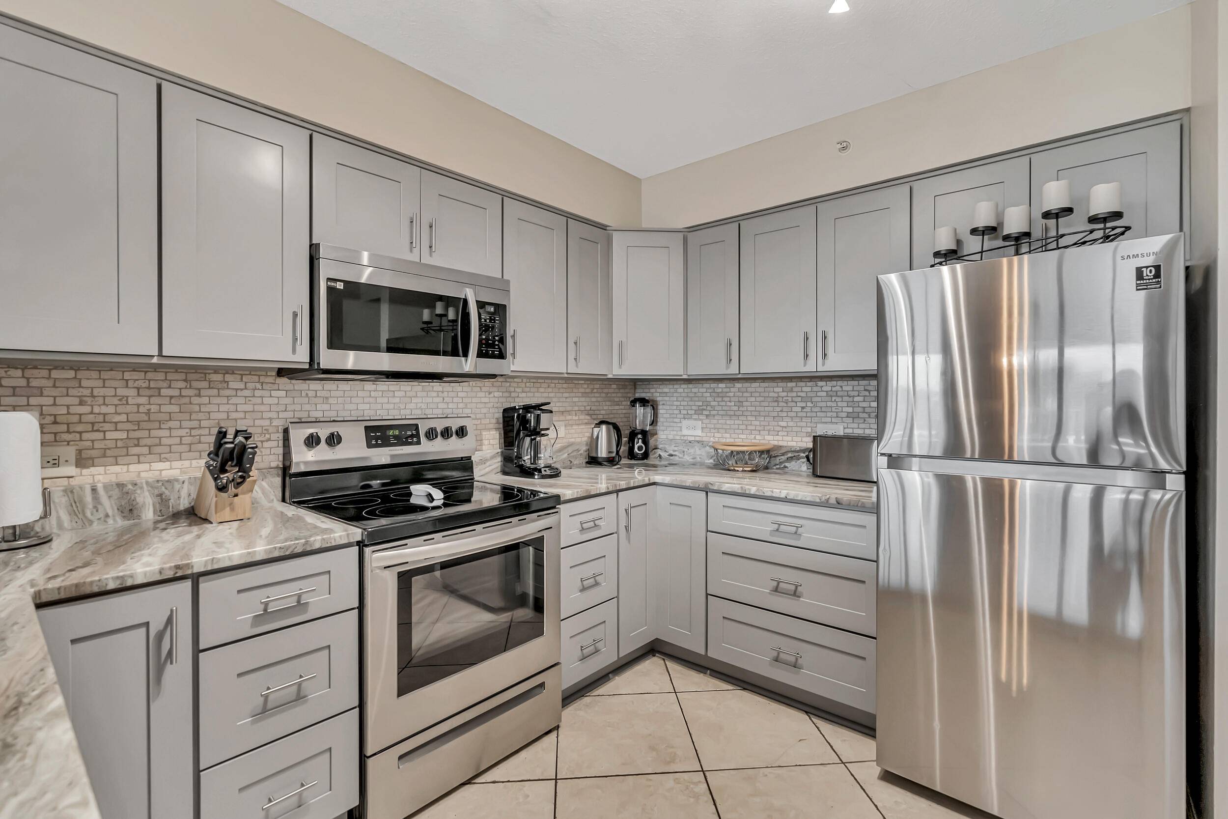 Destin, FL 32541,970 Highway 98  #202