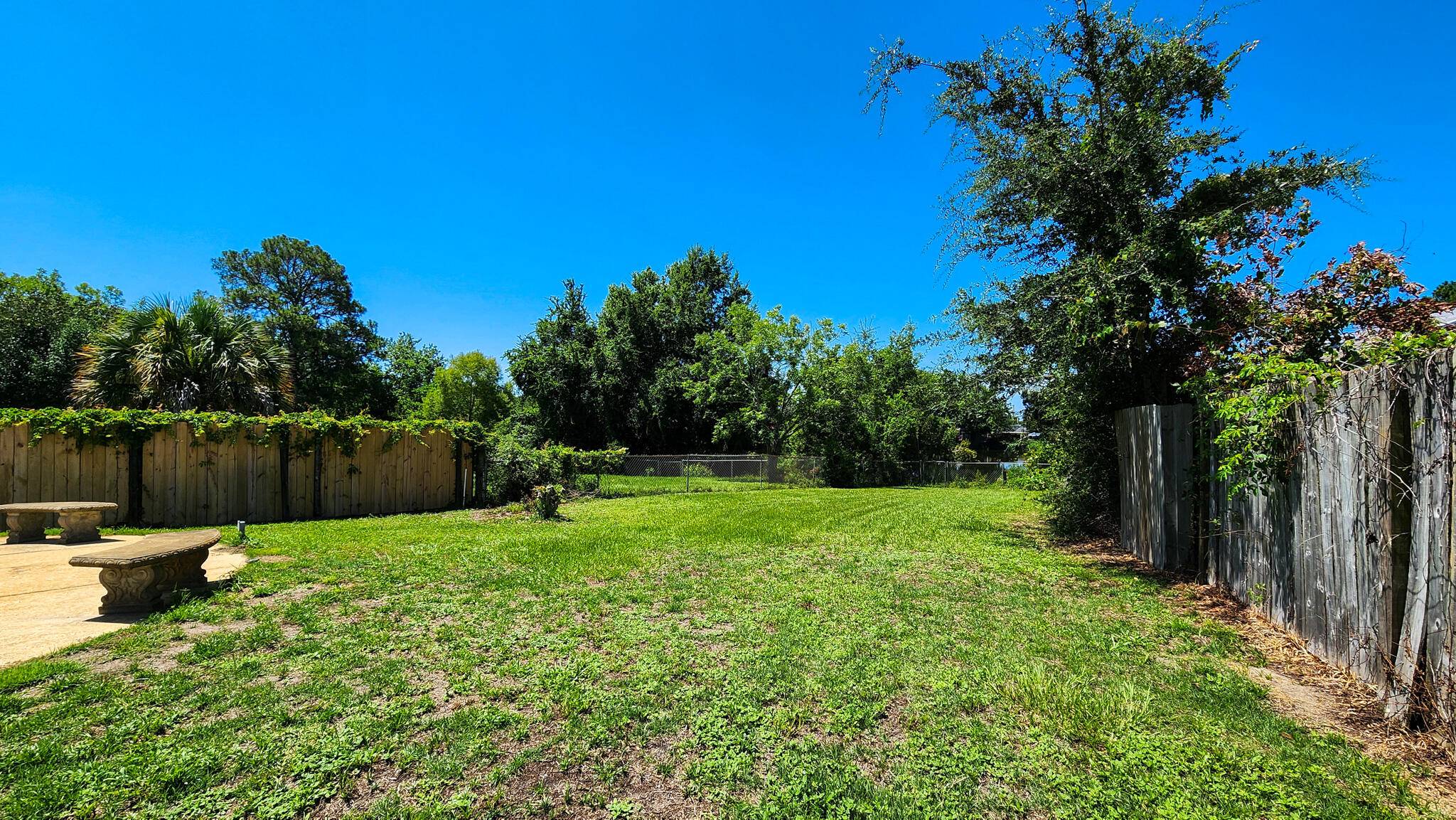 Mary Esther, FL 32569,32 Lakeview Drive