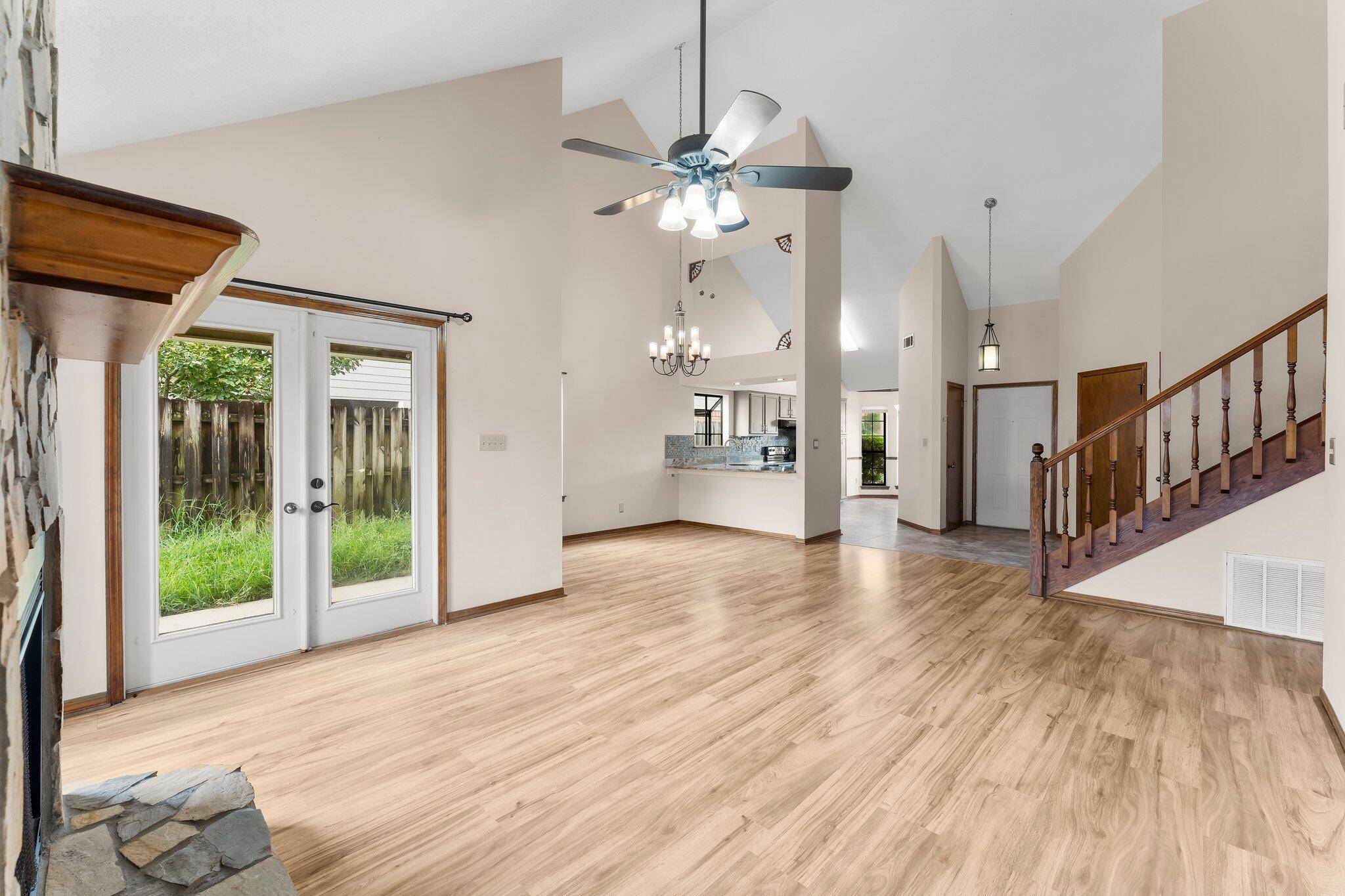 Mary Esther, FL 32569,206 Woodland Park Circle