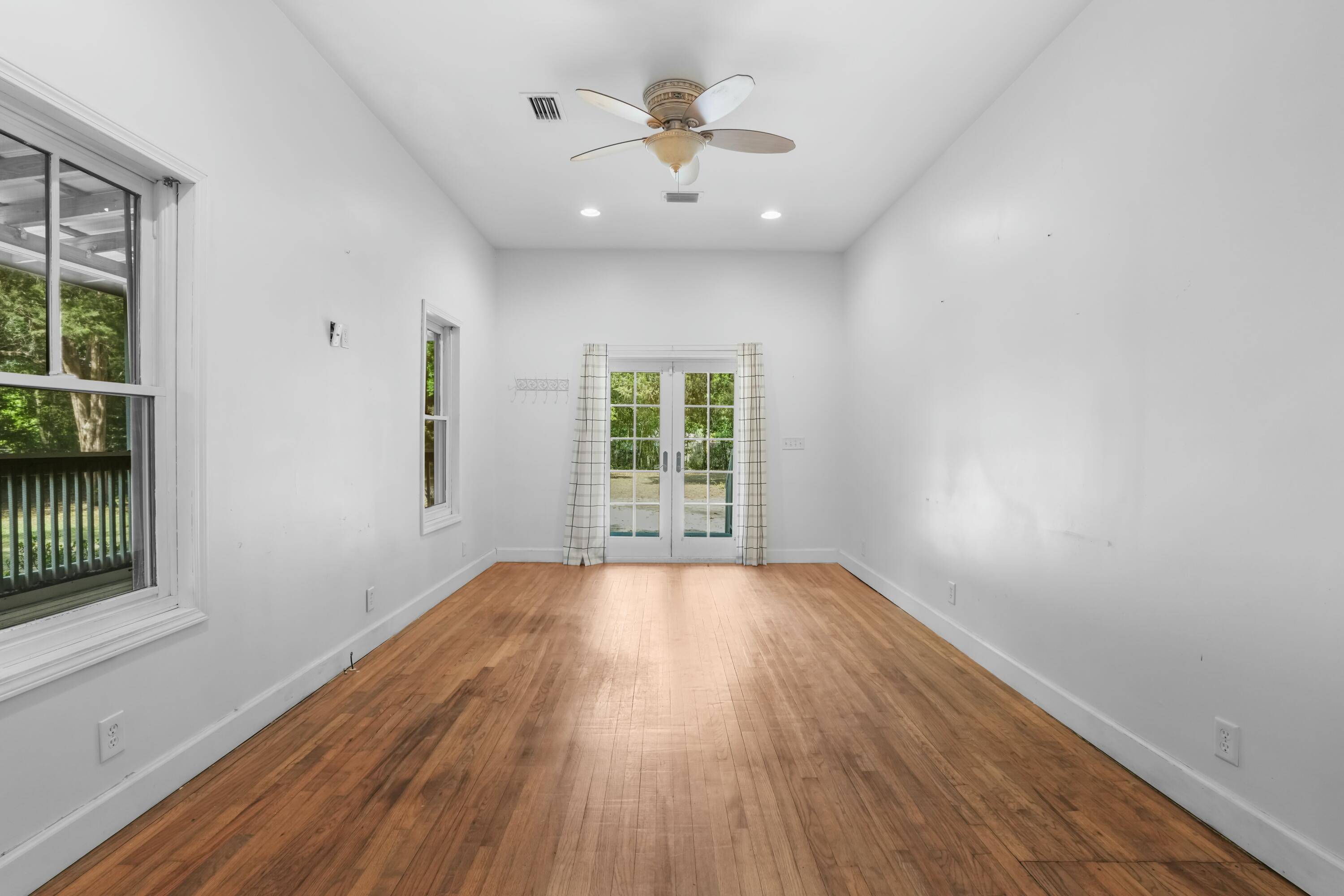Defuniak Springs, FL 32433,126 Mchenry Road