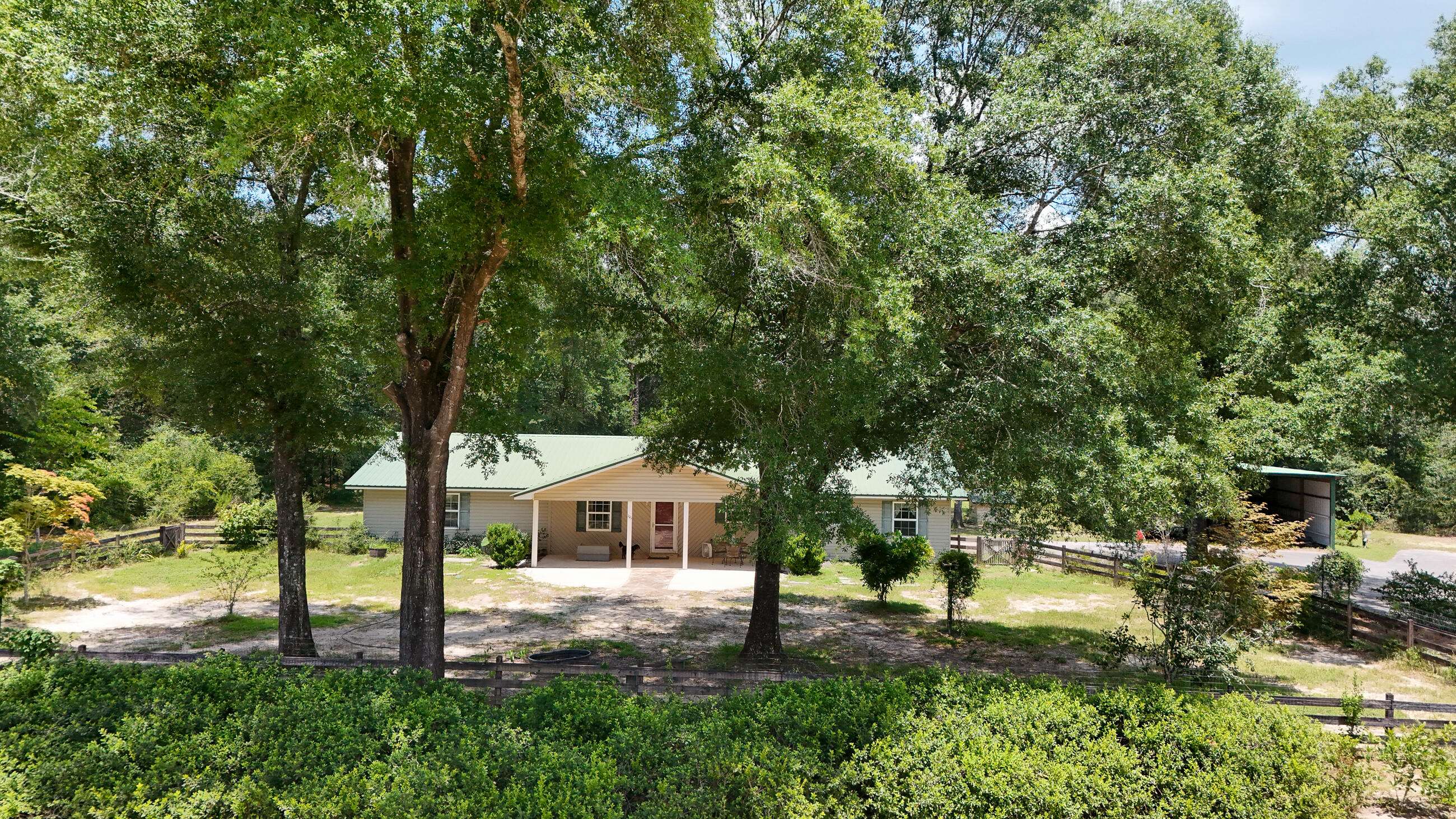 Defuniak Springs, FL 32433,101 Malloy Lane