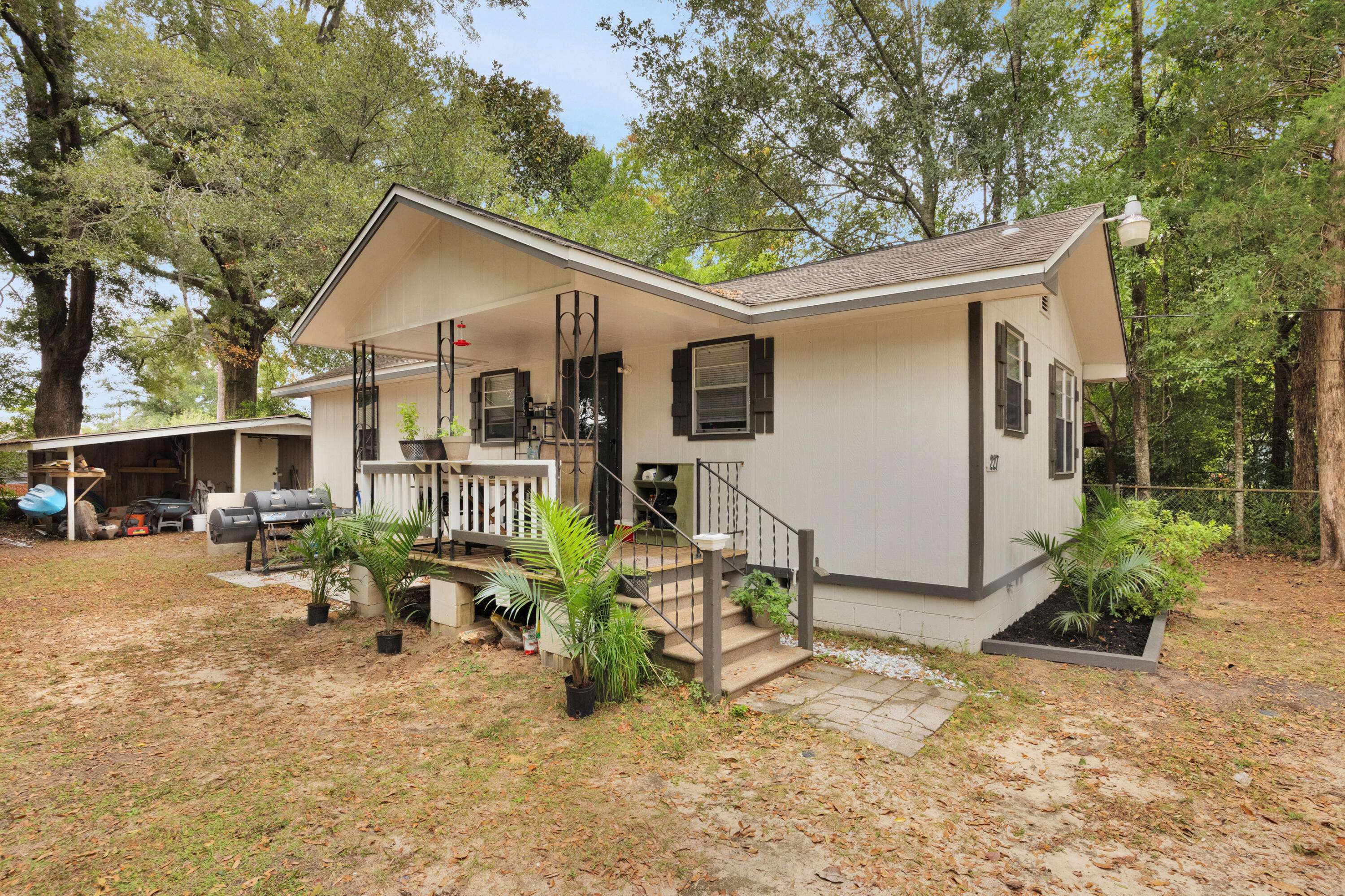 Crestview, FL 32536,227 Third Avenue