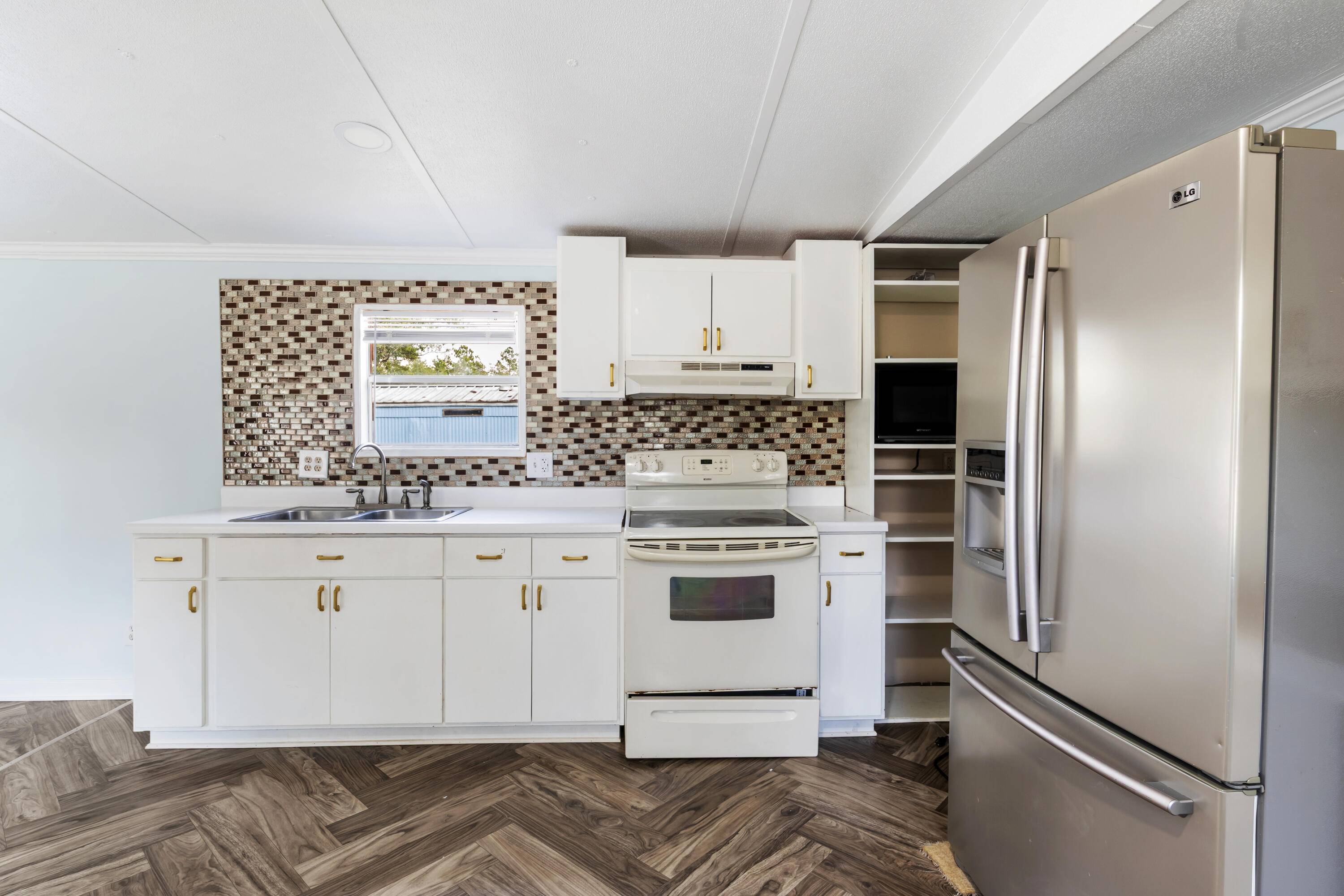 Defuniak Springs, FL 32433,66 E Orange Blossom Avenue