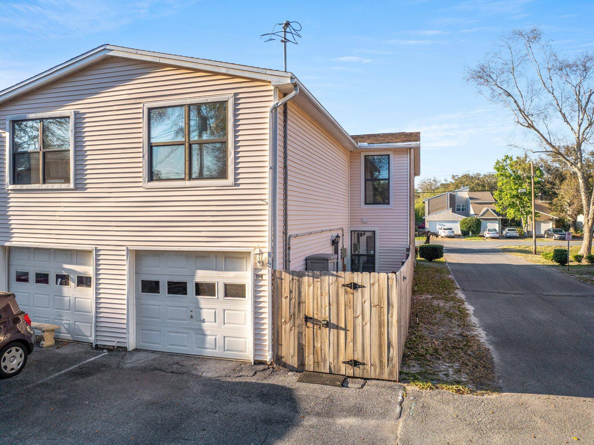 Shalimar, FL 32579,114 4Th Avenue