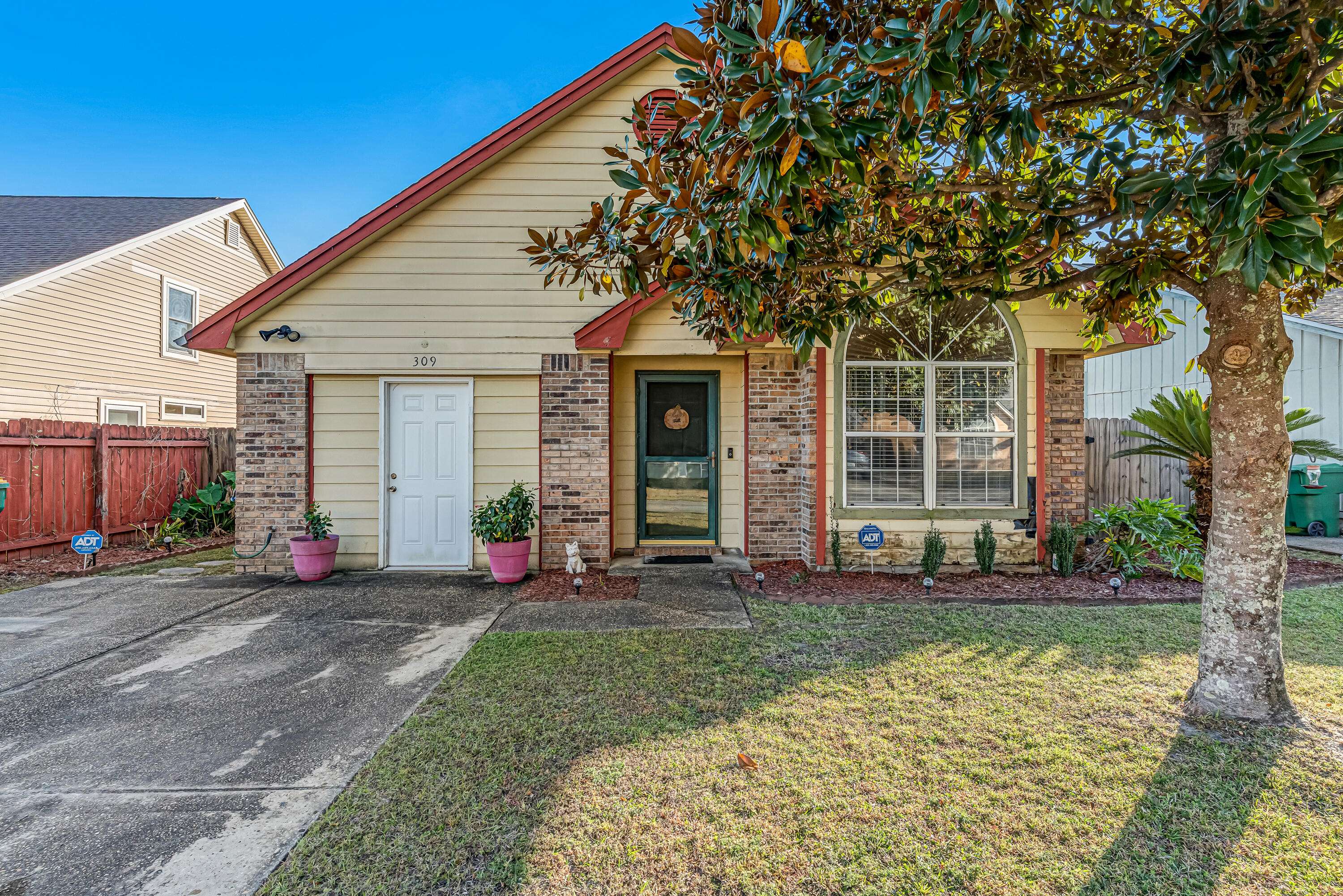 Mary Esther, FL 32569,309 Woodland Park Circle