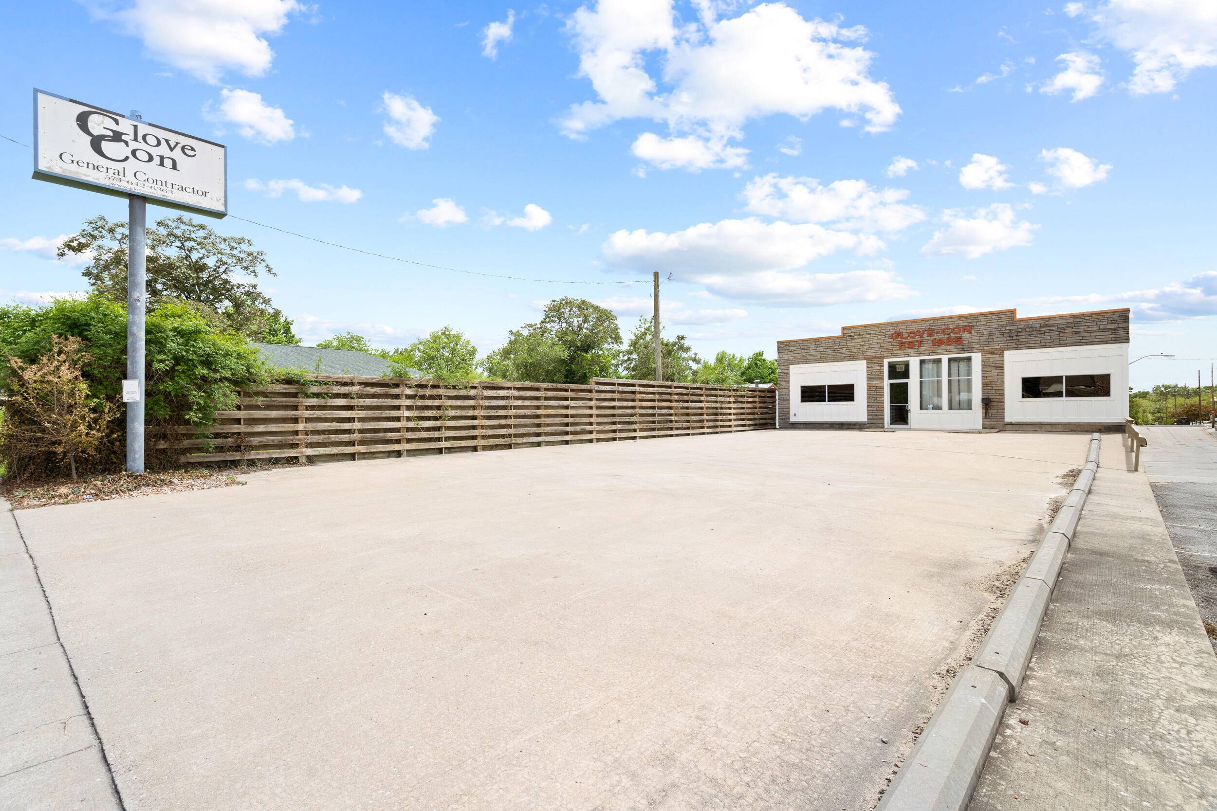 Fulton, MO 65251,210 E 6th Street